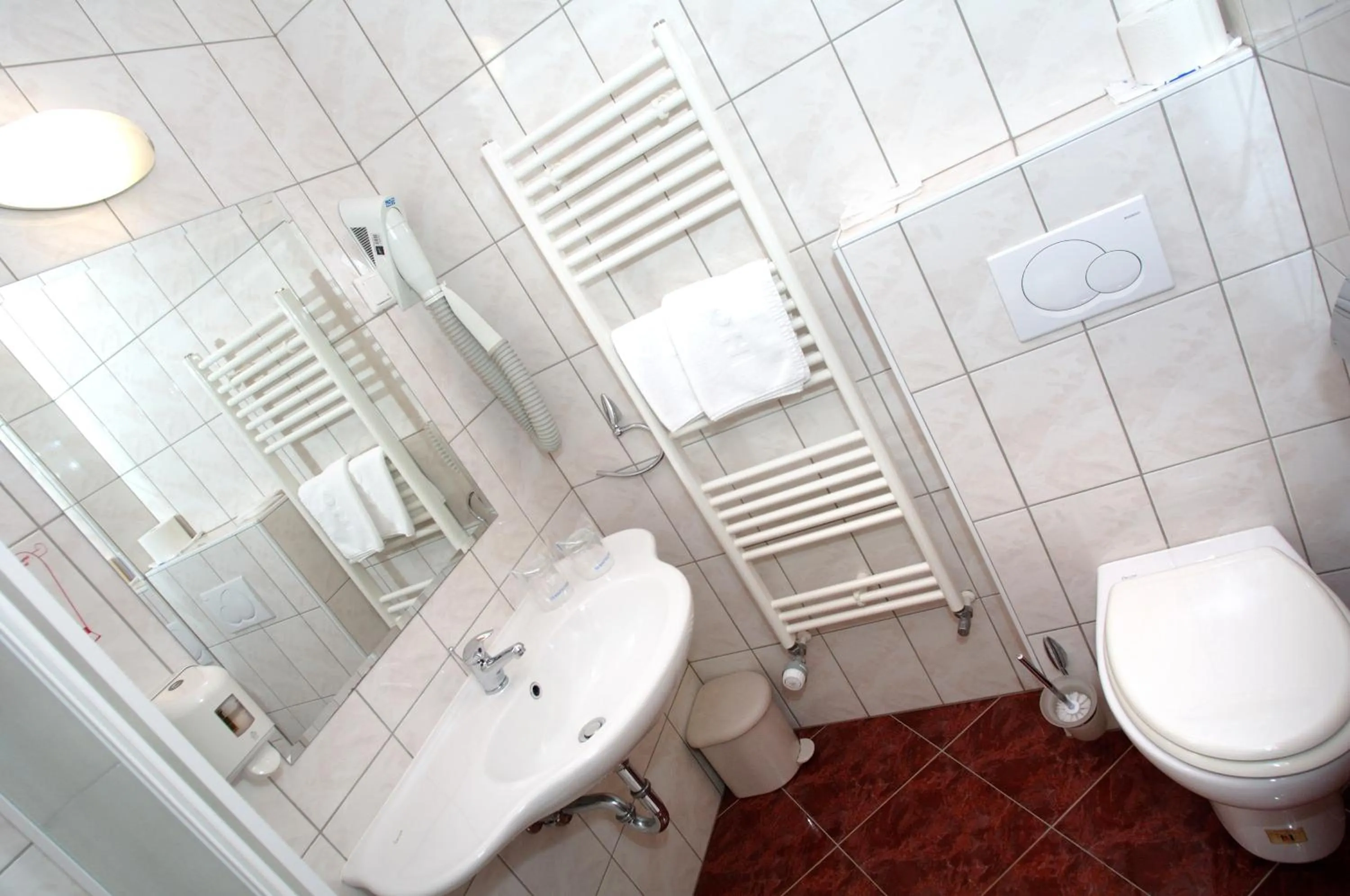 Toilet in Hotel Creina