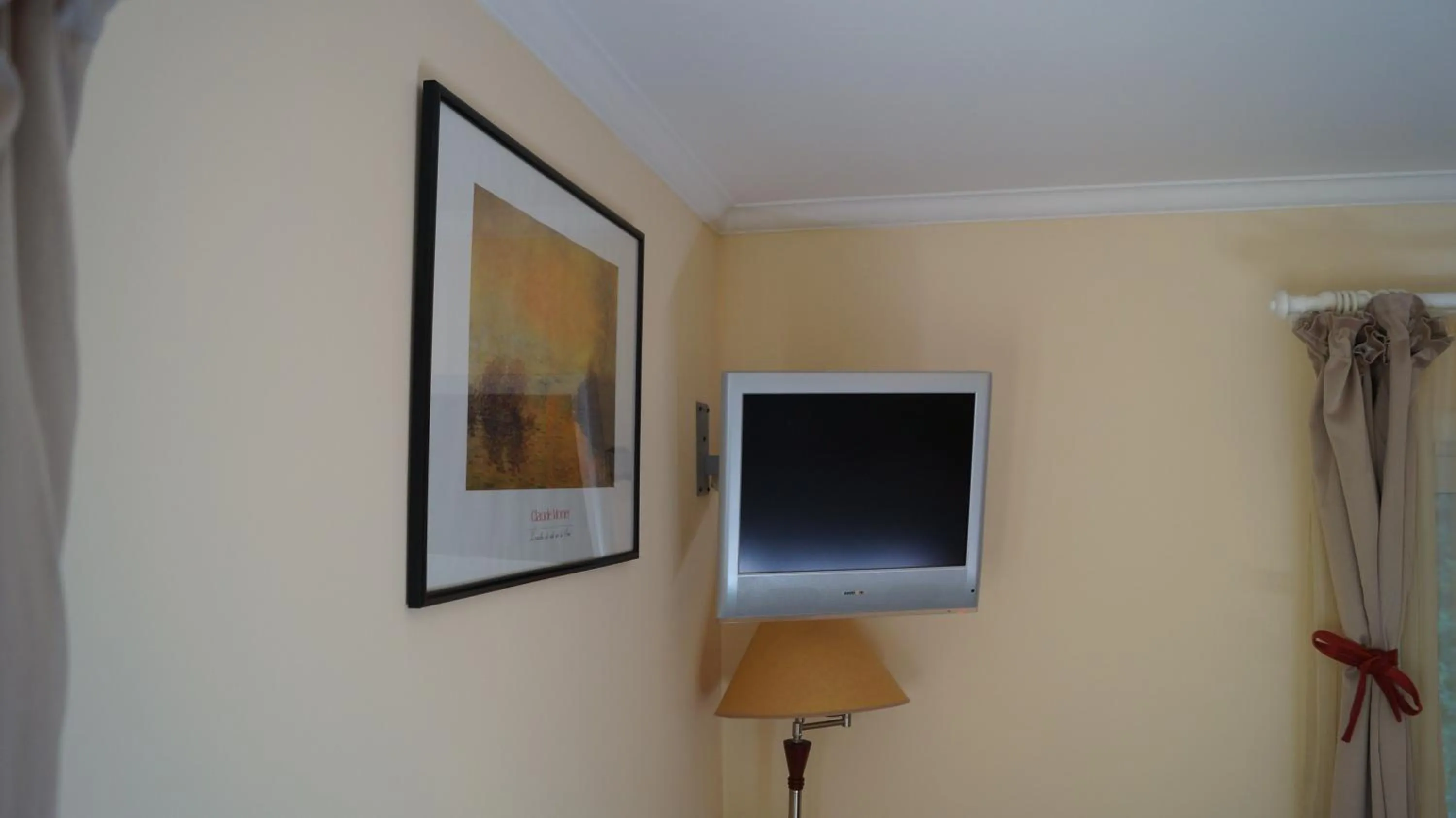 TV and multimedia in Hotel Bastion