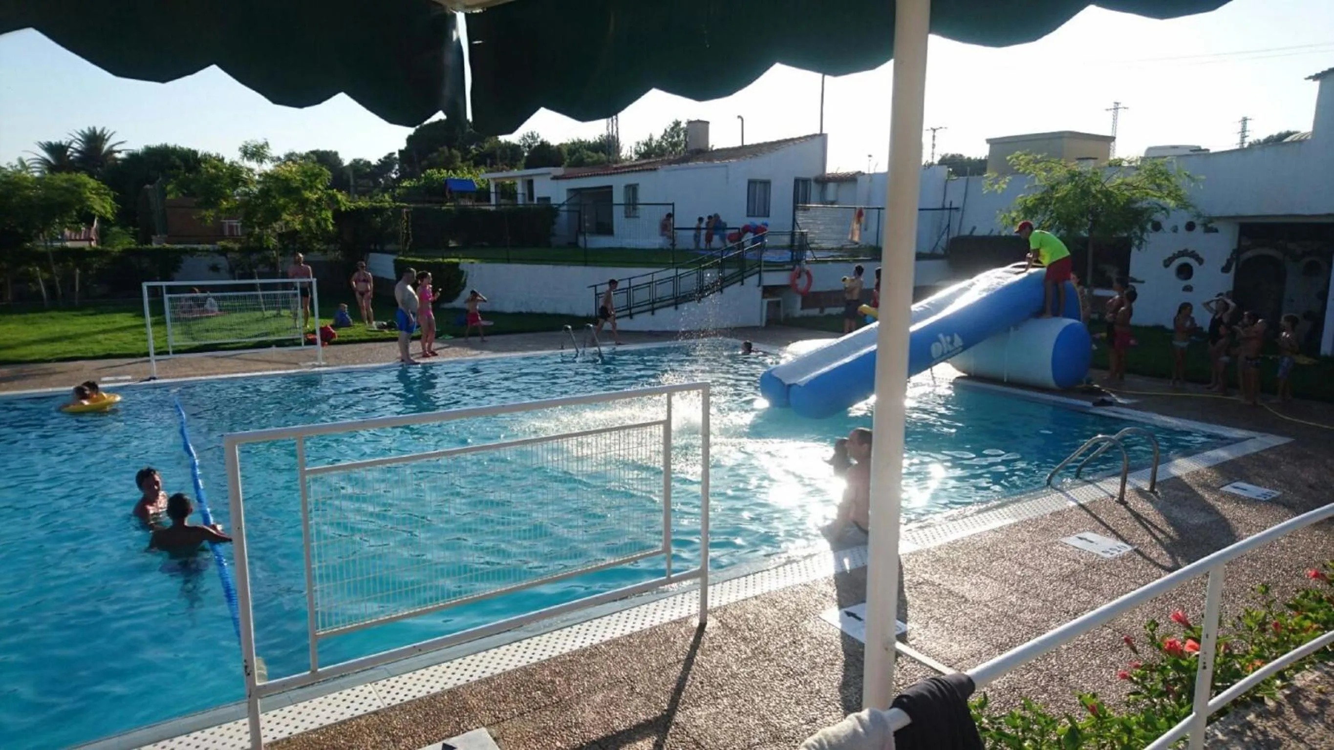 Swimming pool in Camping Playa y Fiesta