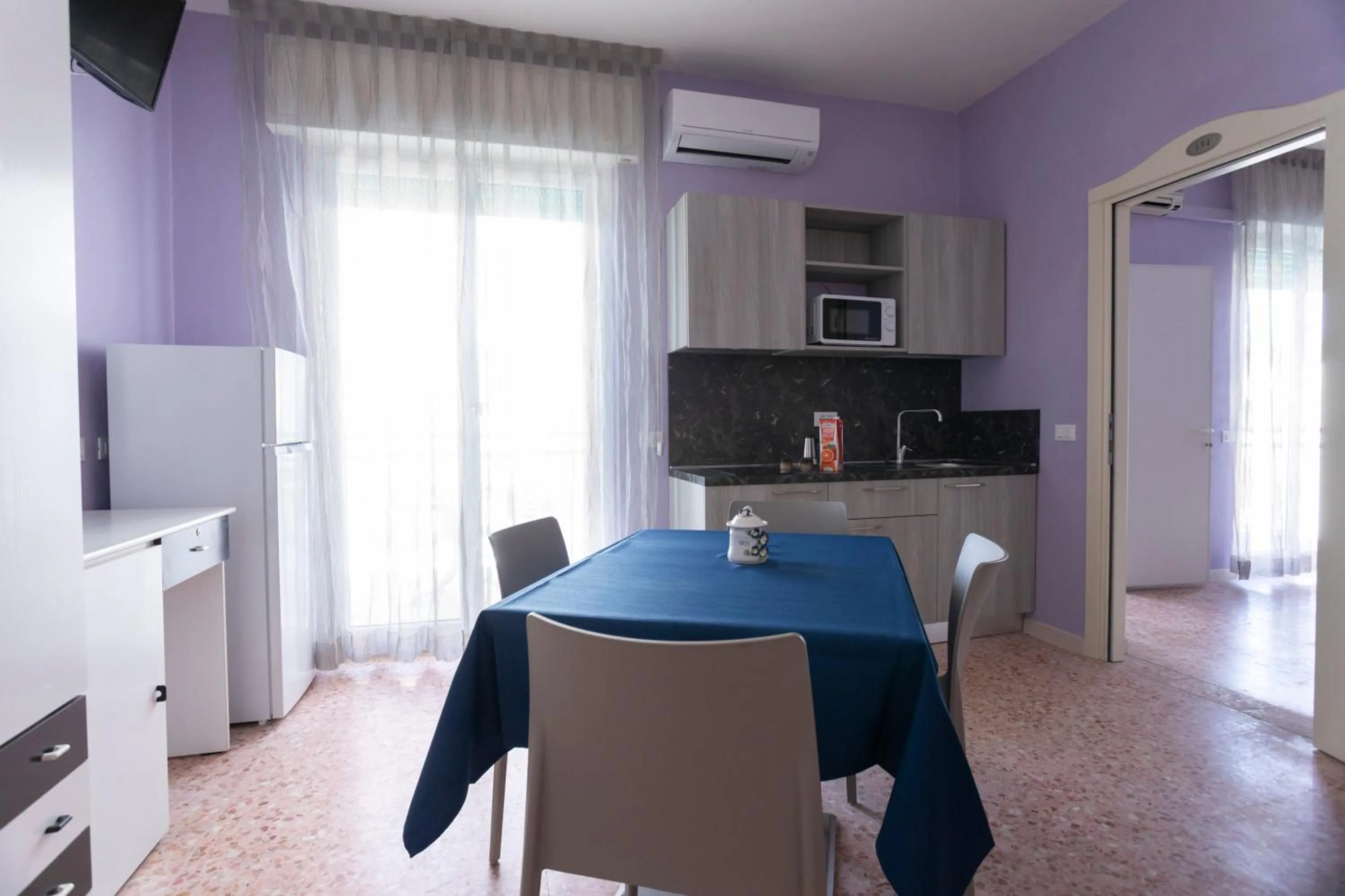 Kitchen or kitchenette in Hotel Bahamas