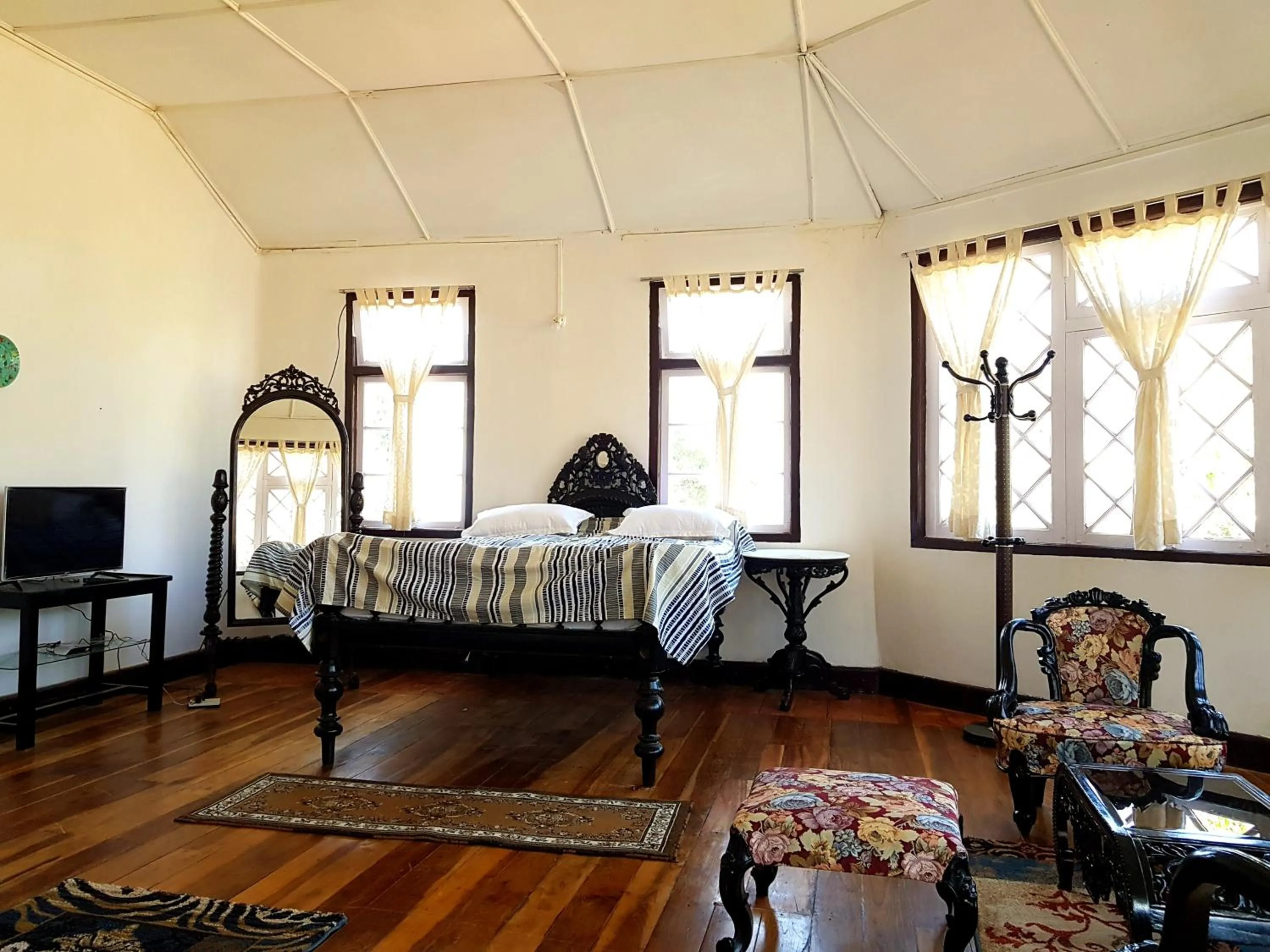 Suite with Mountain View in Rani Kothi Heritage Residency