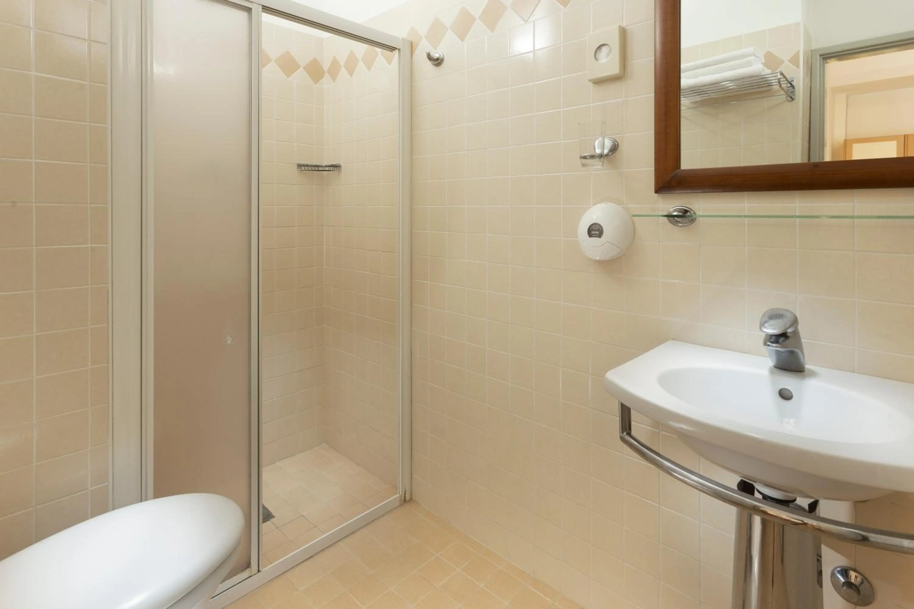 Shower in Hotel Baltic Rimini