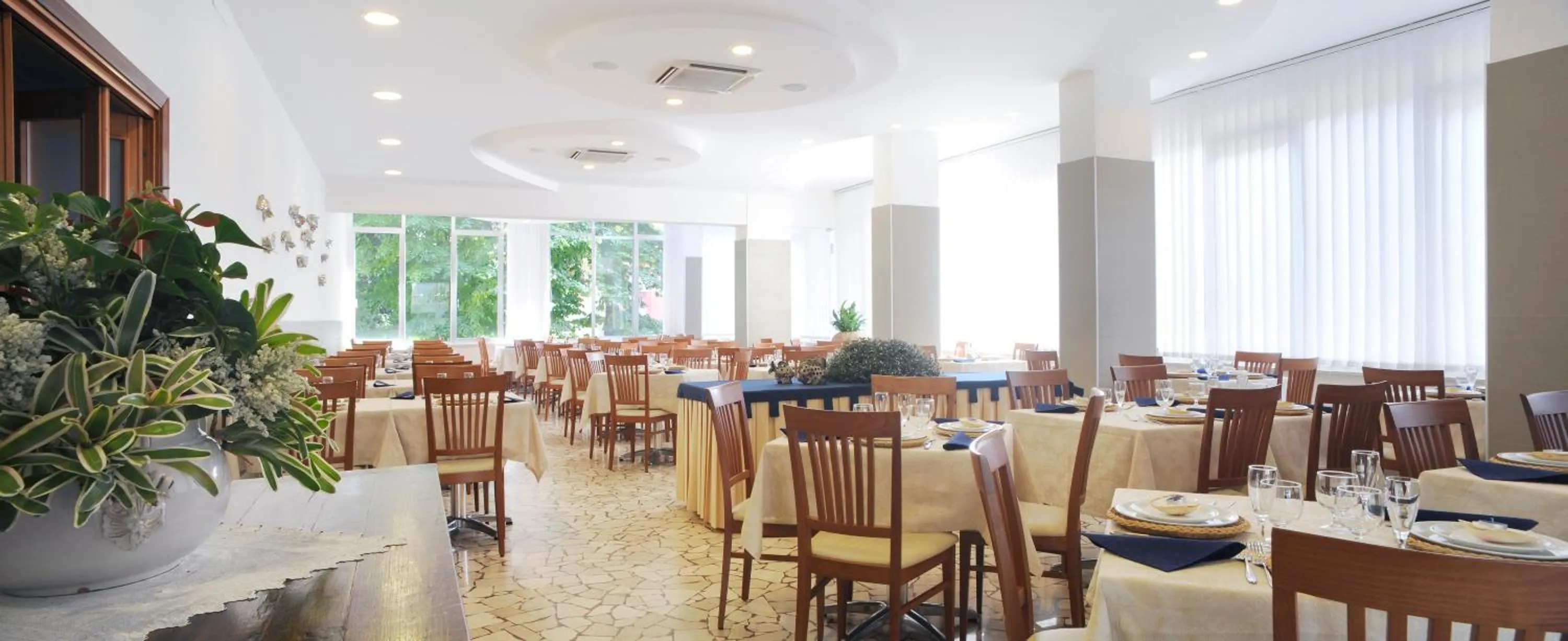 Restaurant/places to eat in Hotel Baltic Rimini