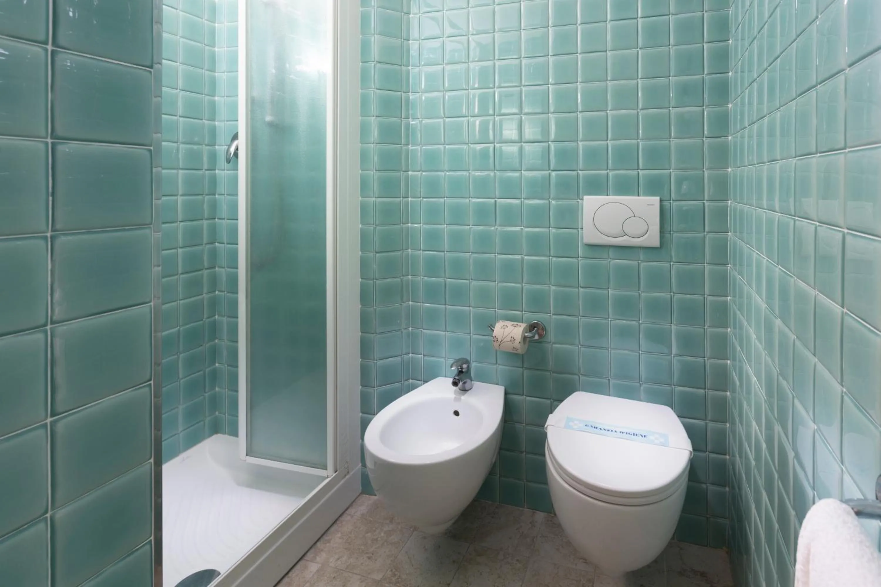 Shower in Hotel Baltic Rimini