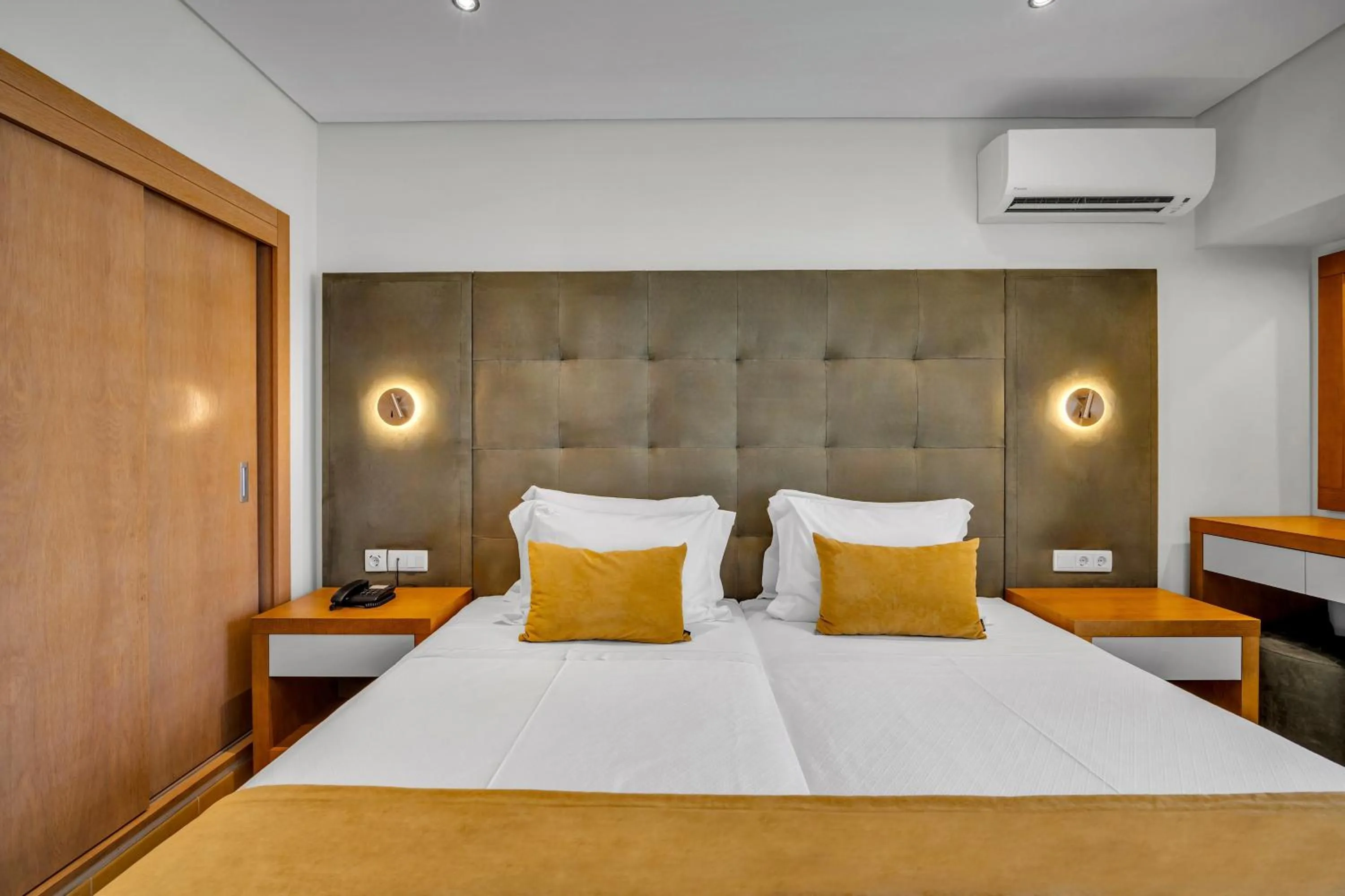 View (from property/room), Bed in Albufeira Sol Hotel & Spa