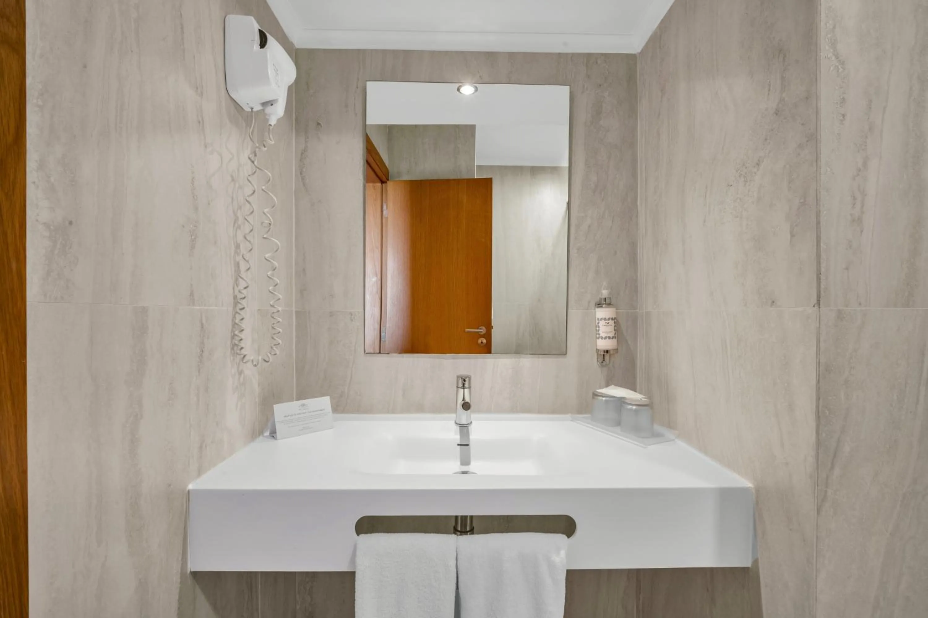 Bathroom in Albufeira Sol Hotel & Spa