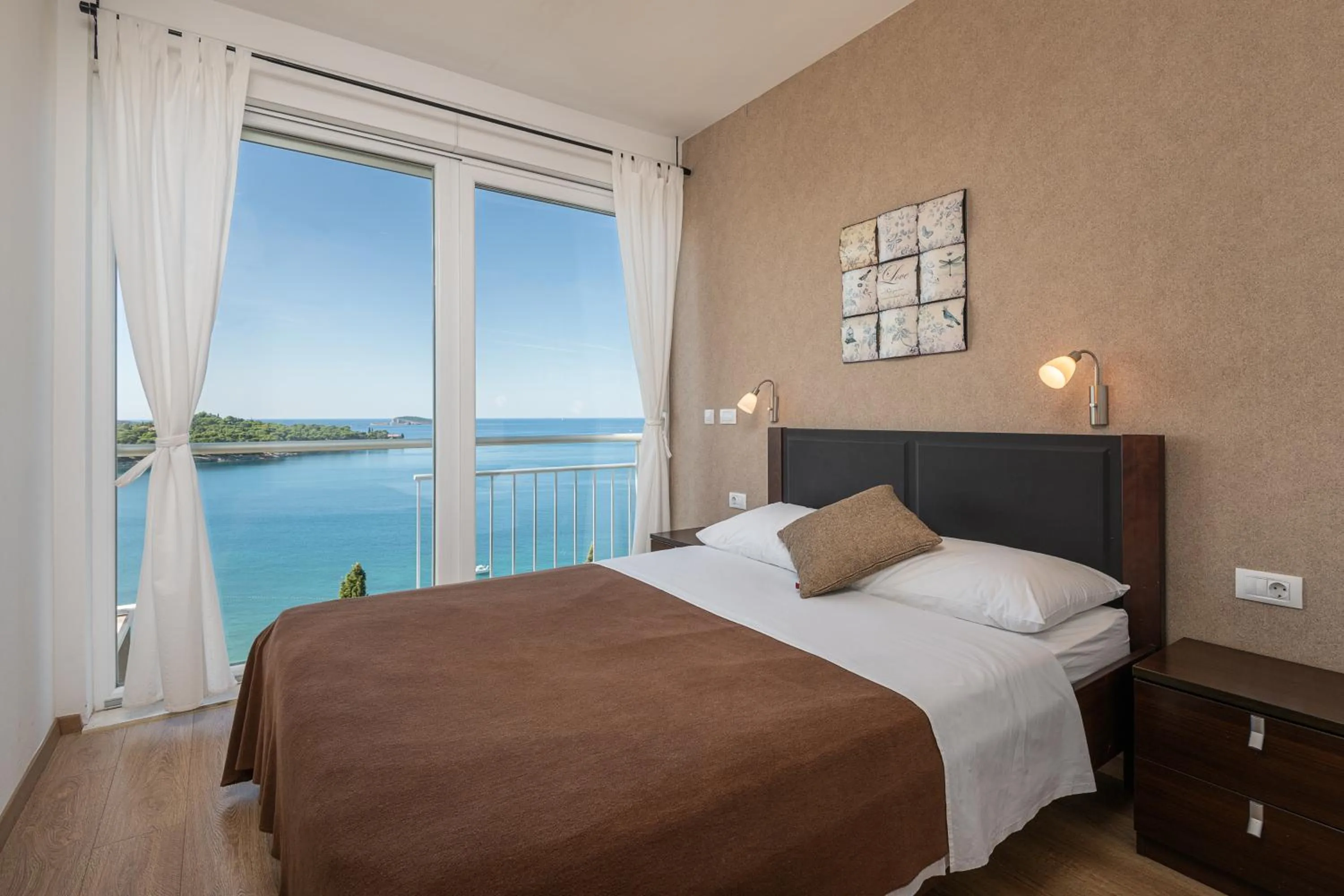 Bed in Apartments Didan