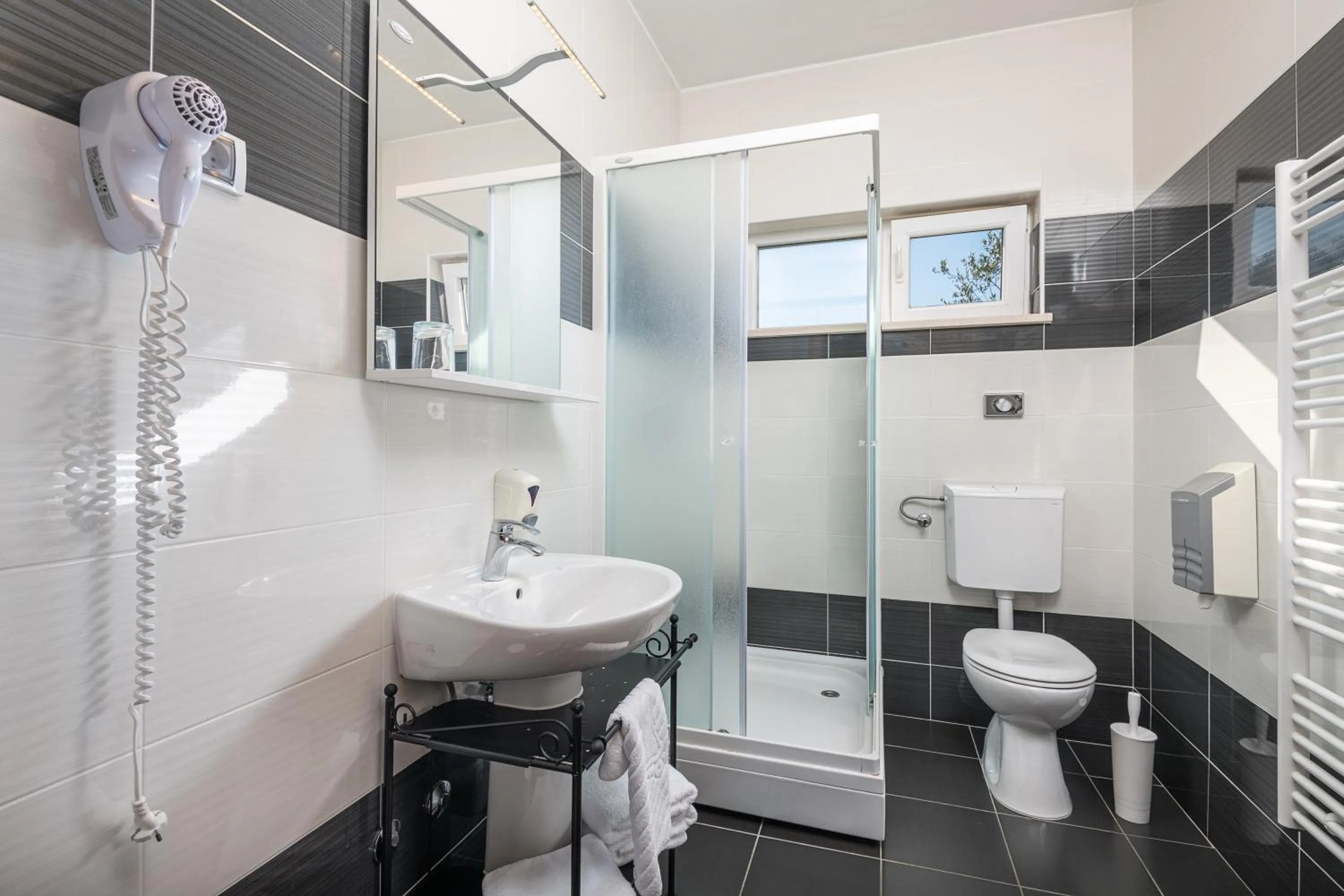 Shower in Apartments Didan