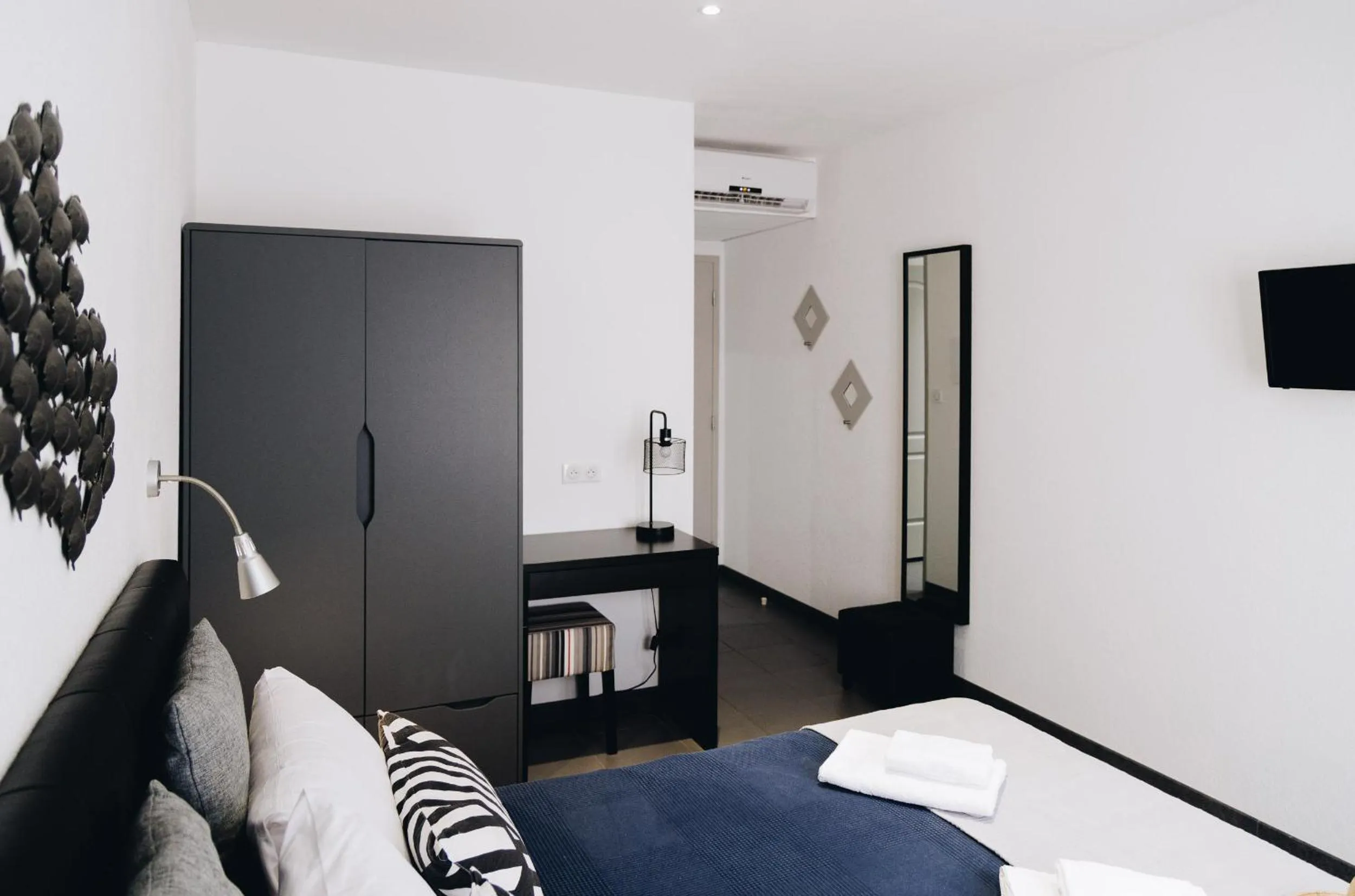 Bedroom, Bed in Hôtel et Résidence Benista