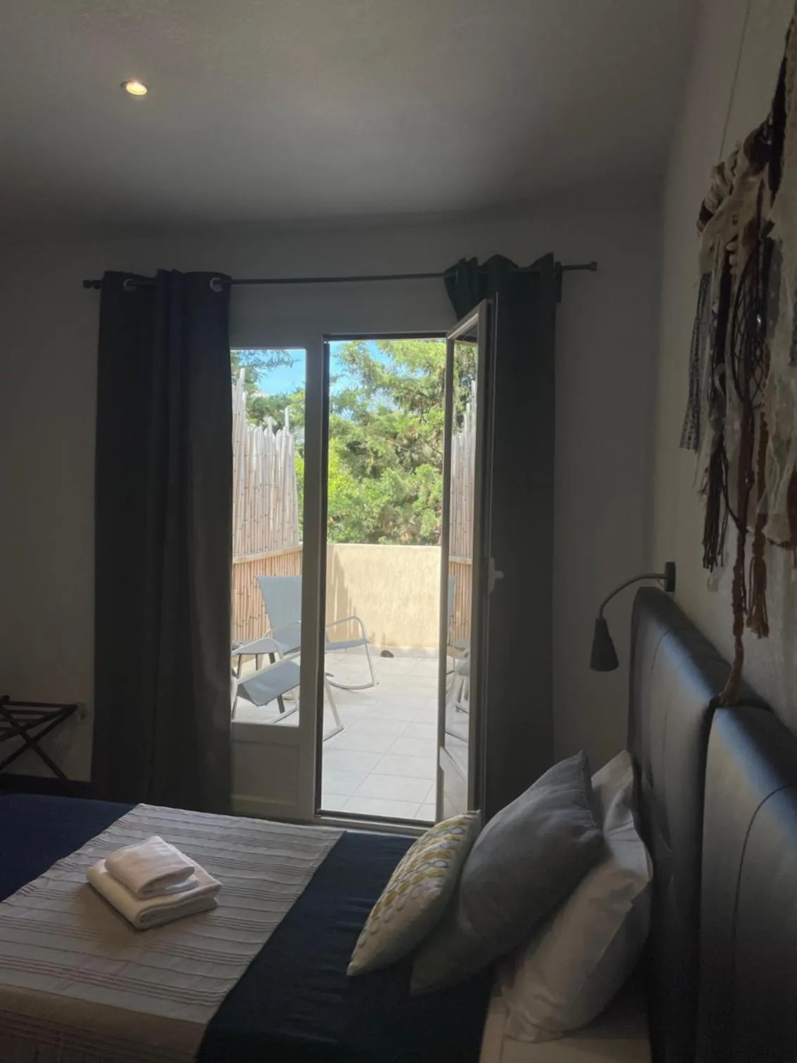 Photo of the whole room, Bed in Hôtel et Résidence Benista