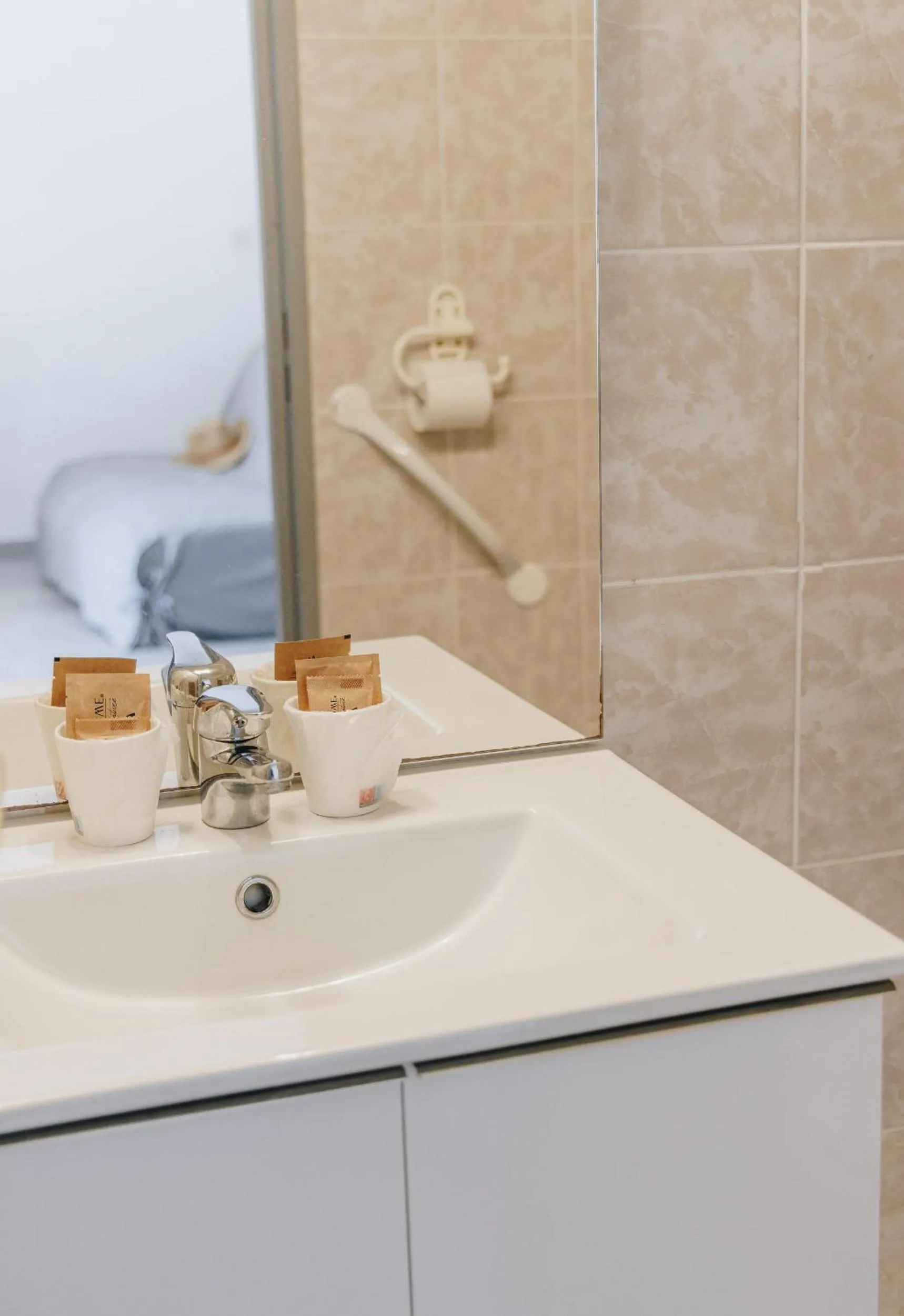 Bathroom in Hôtel et Résidence Benista