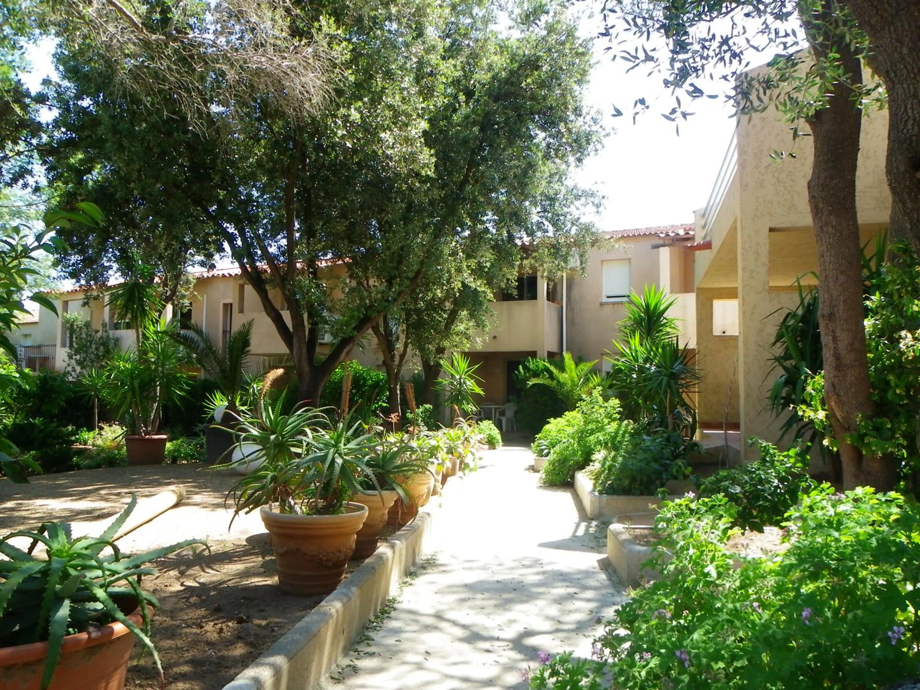 Property building in Hôtel et Résidence Benista