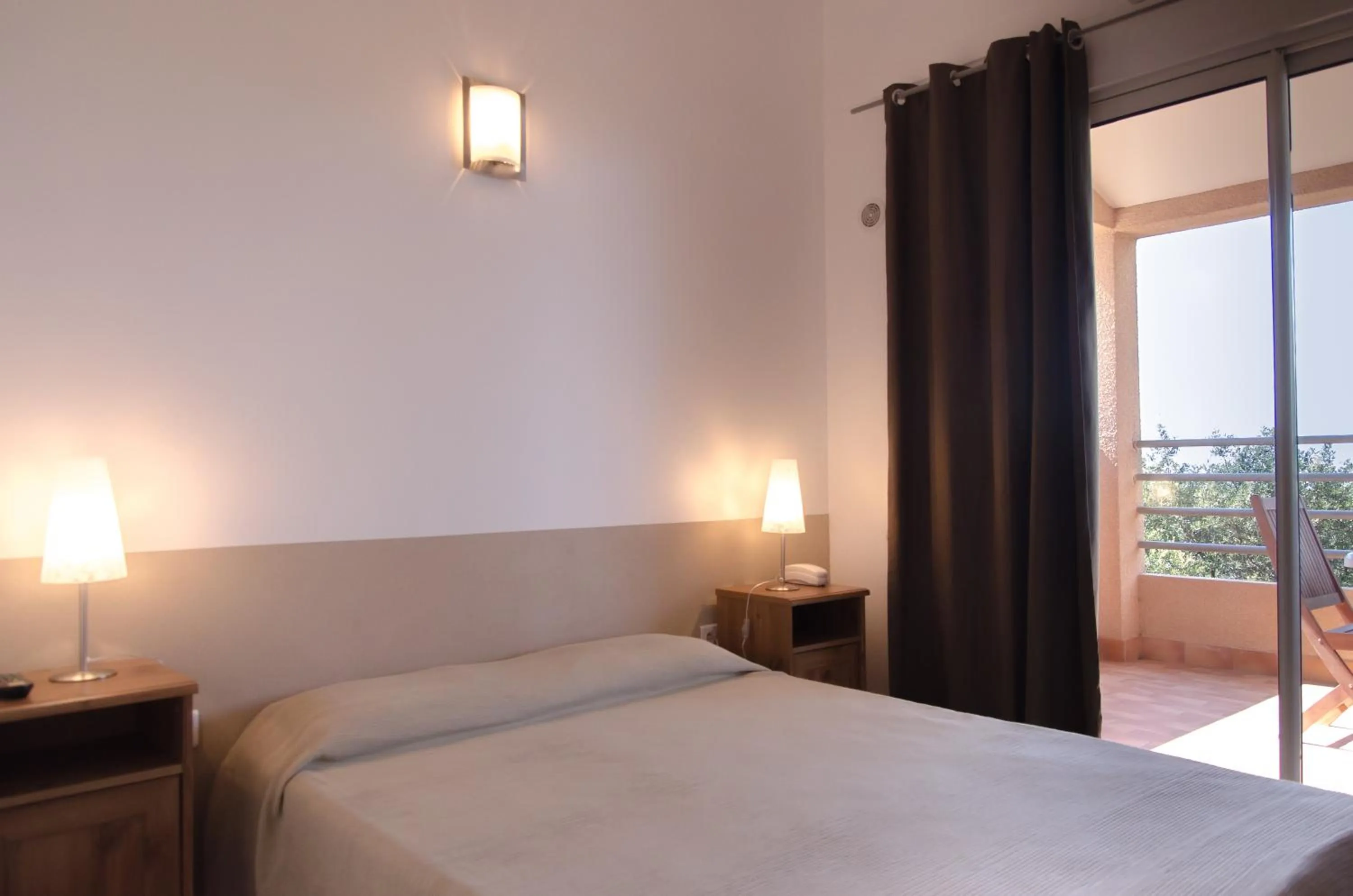 Bedroom, Bed in Hôtel et Résidence Benista