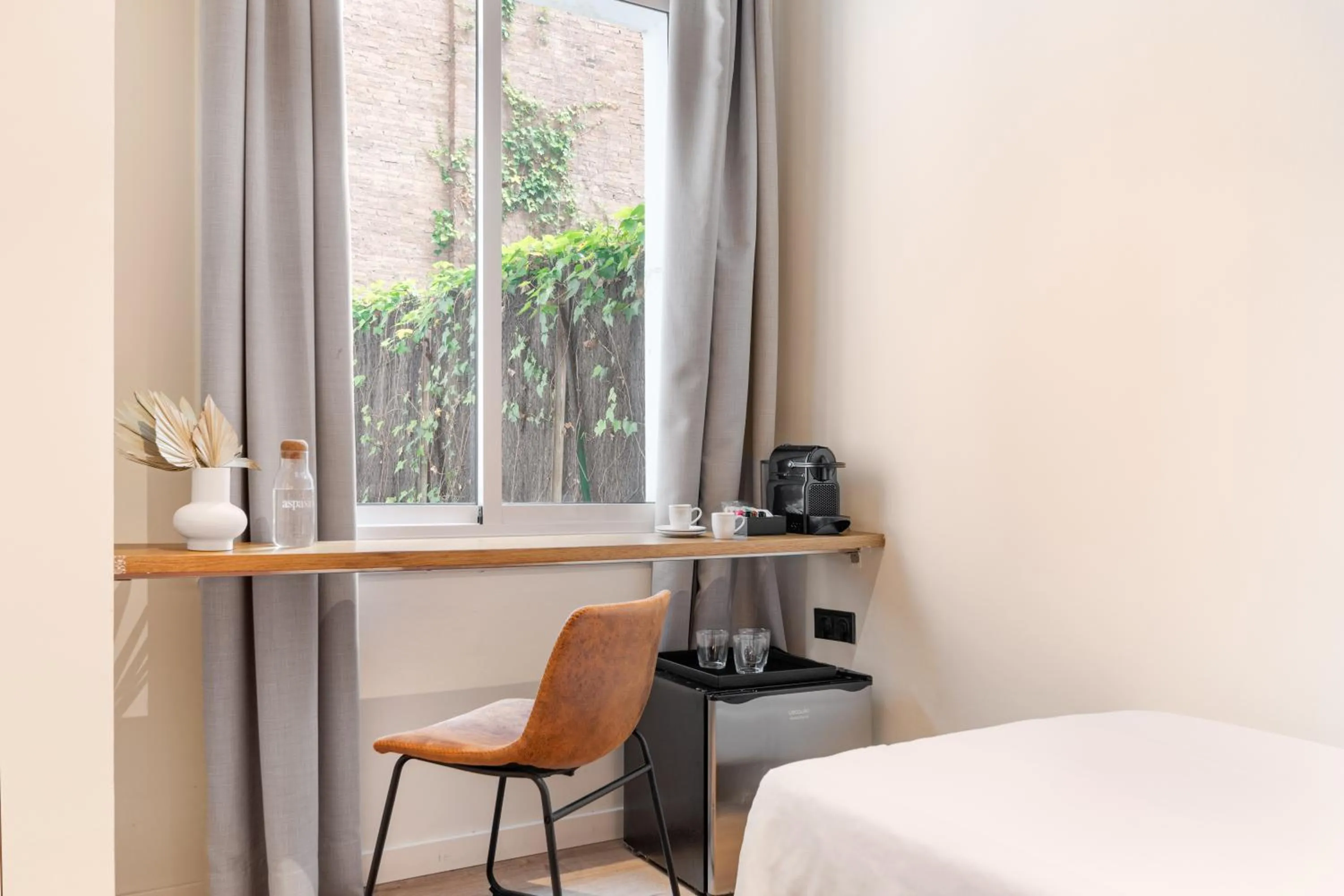 Bed in LeMar by Aspasios