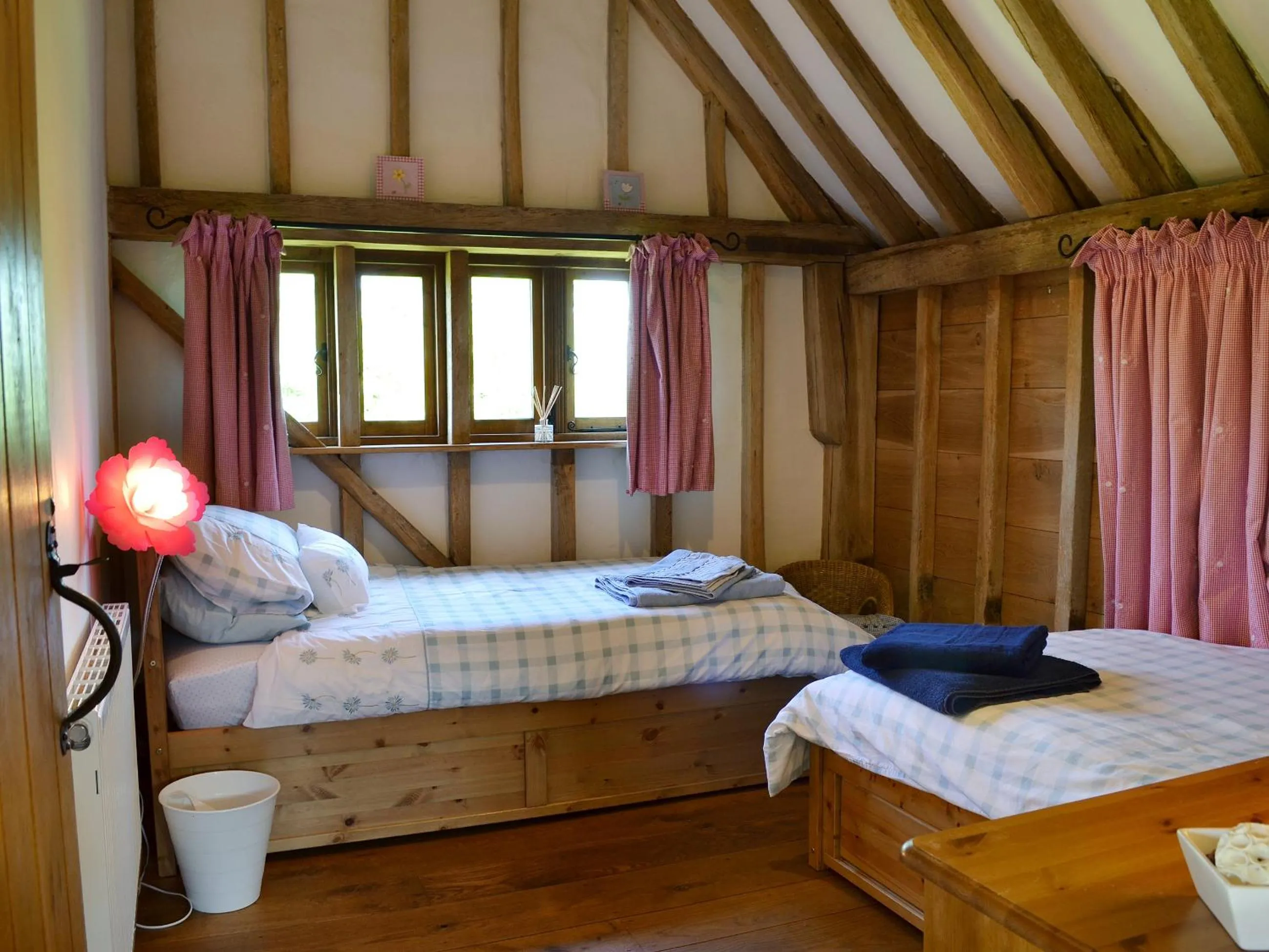 Bedroom, Bed in Romden Barn