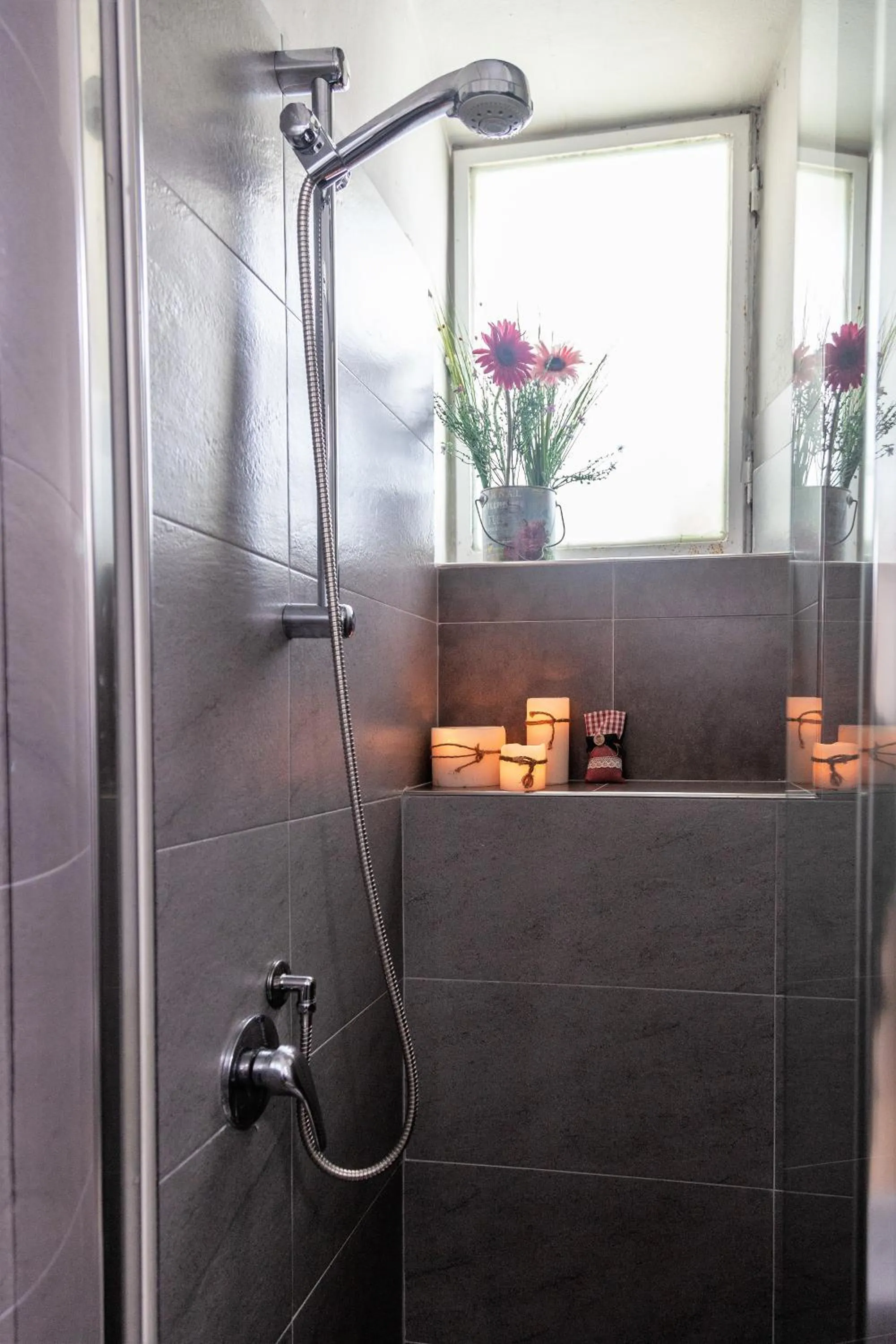 Bathroom in La Colonna Historic Centre