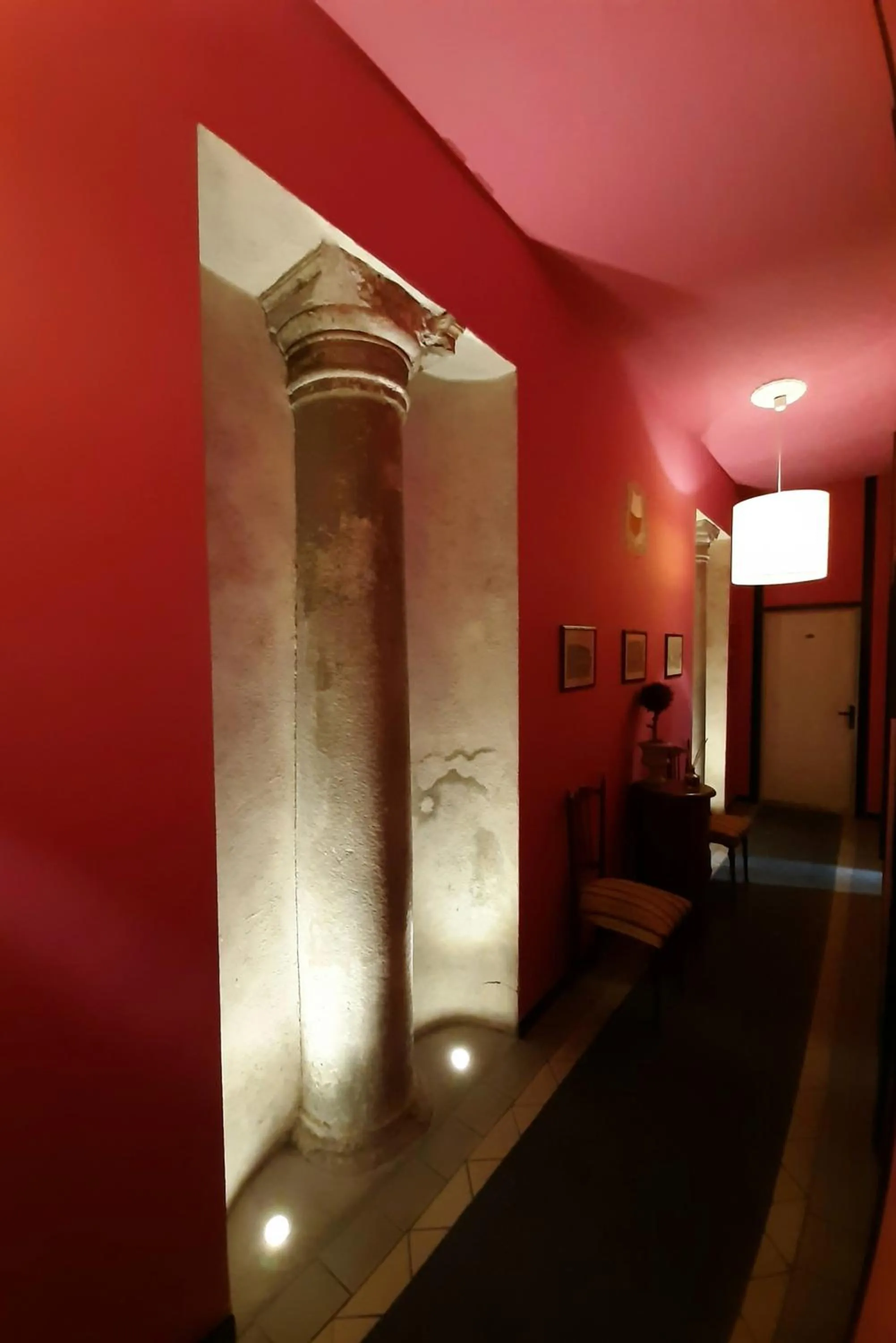 Decorative detail in La Colonna Historic Centre