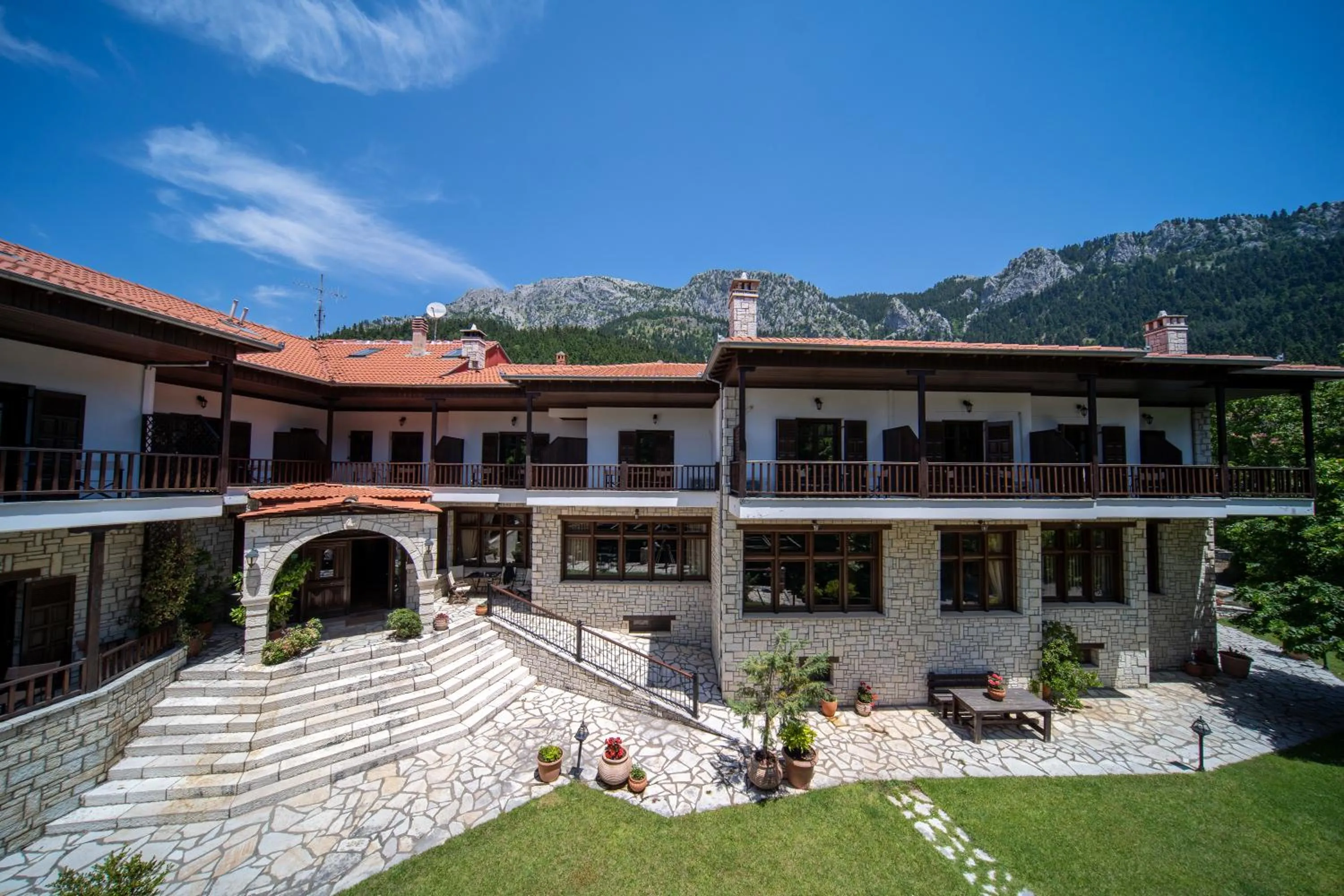 Property building in Hotel Giamandes