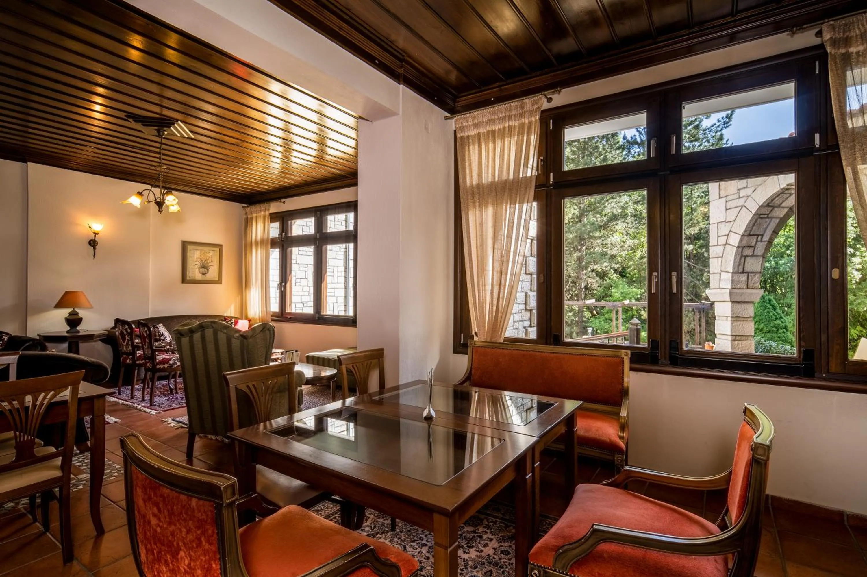 Seating area in Hotel Giamandes