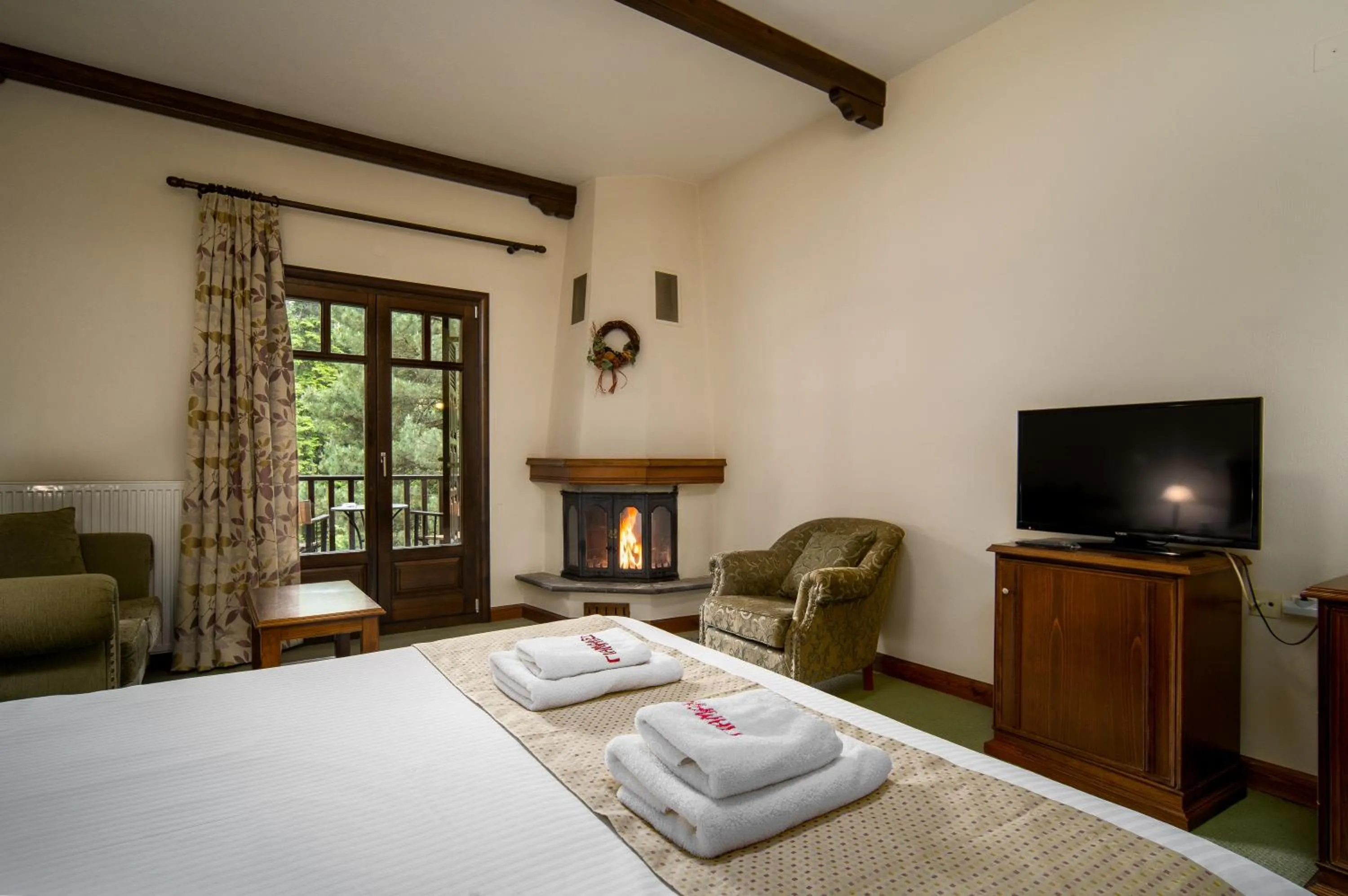 Photo of the whole room, Bed in Hotel Giamandes