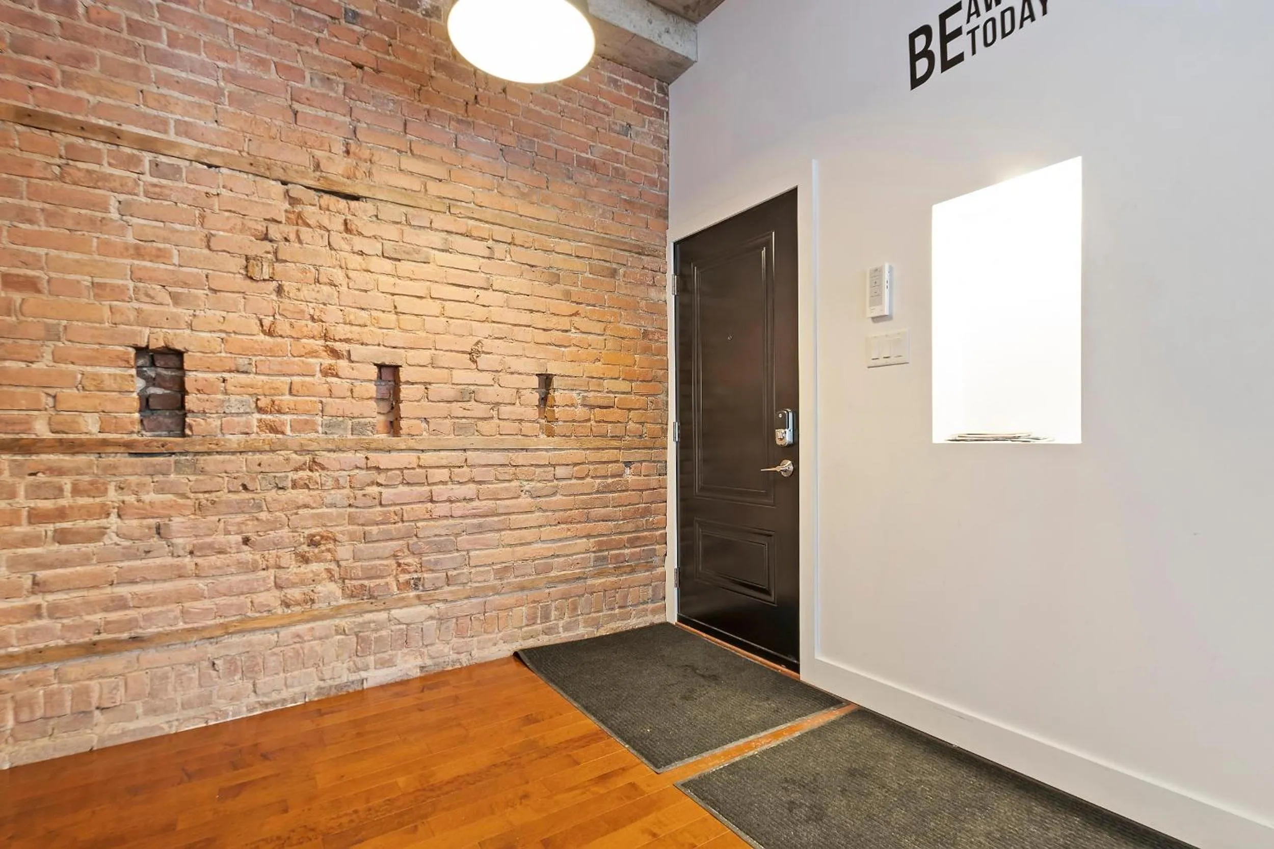 Facade/entrance in mtlFlats - Condotel Le Luxe