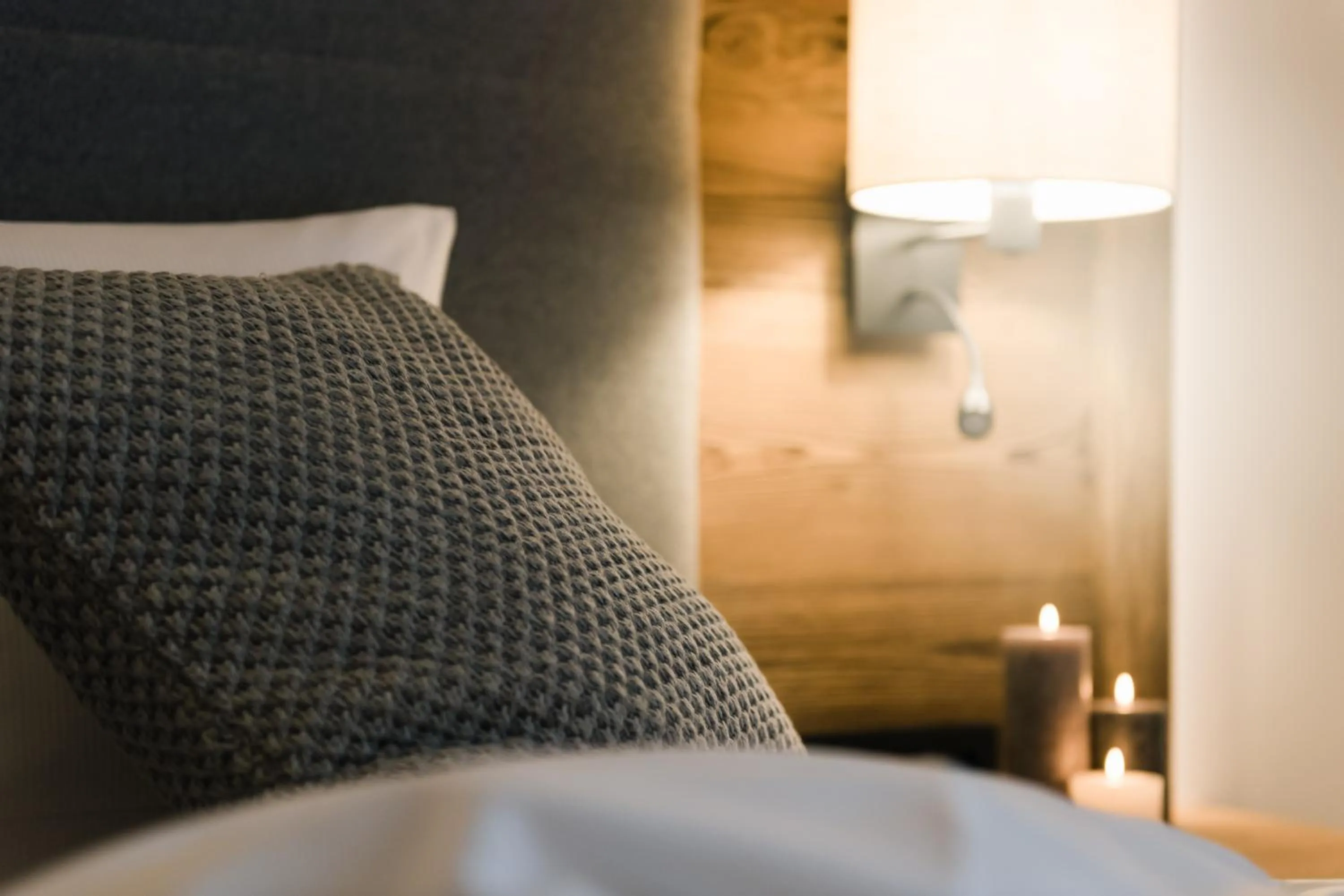 Decorative detail, Bed in meiZeit Lodge