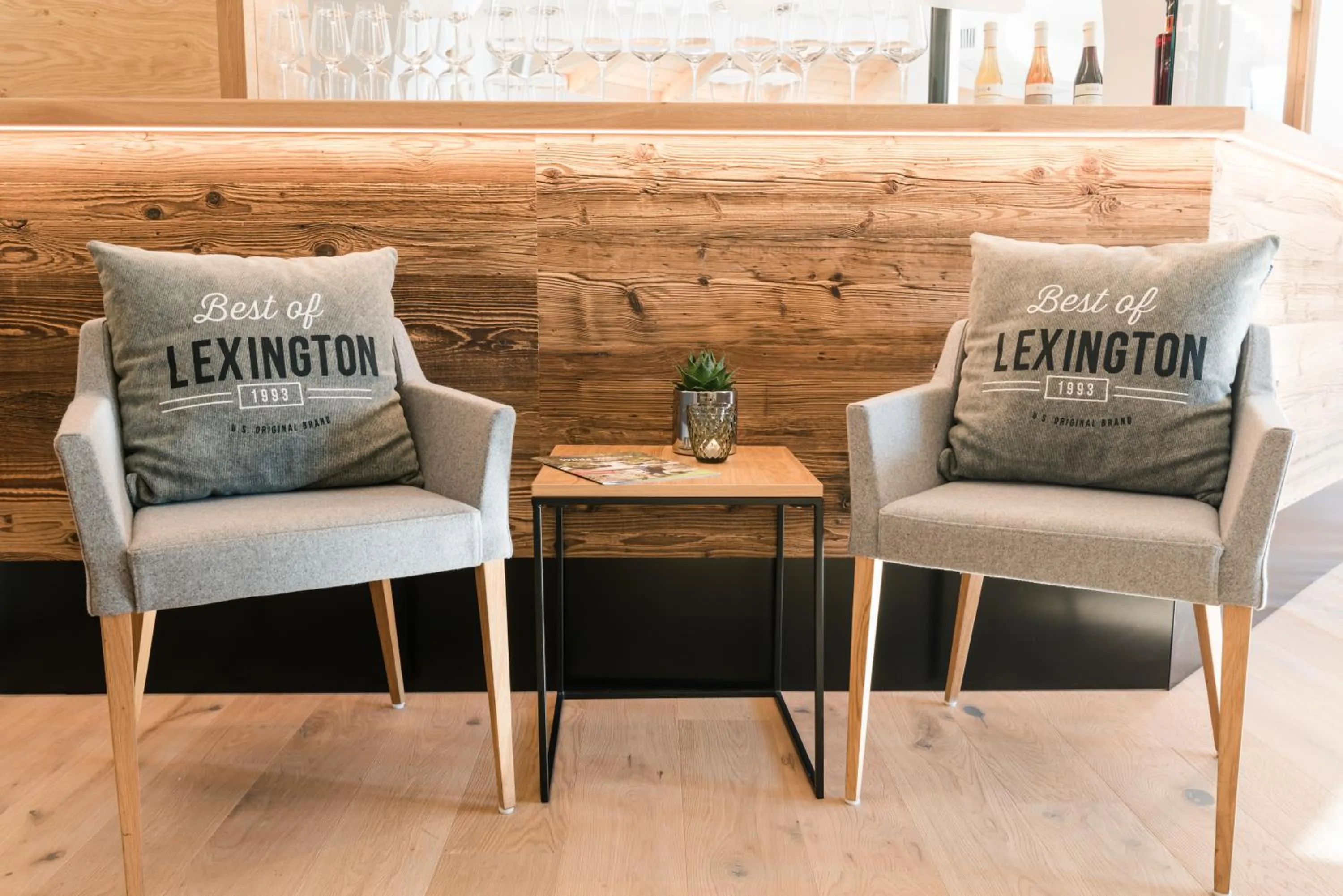 Seating area in meiZeit Lodge