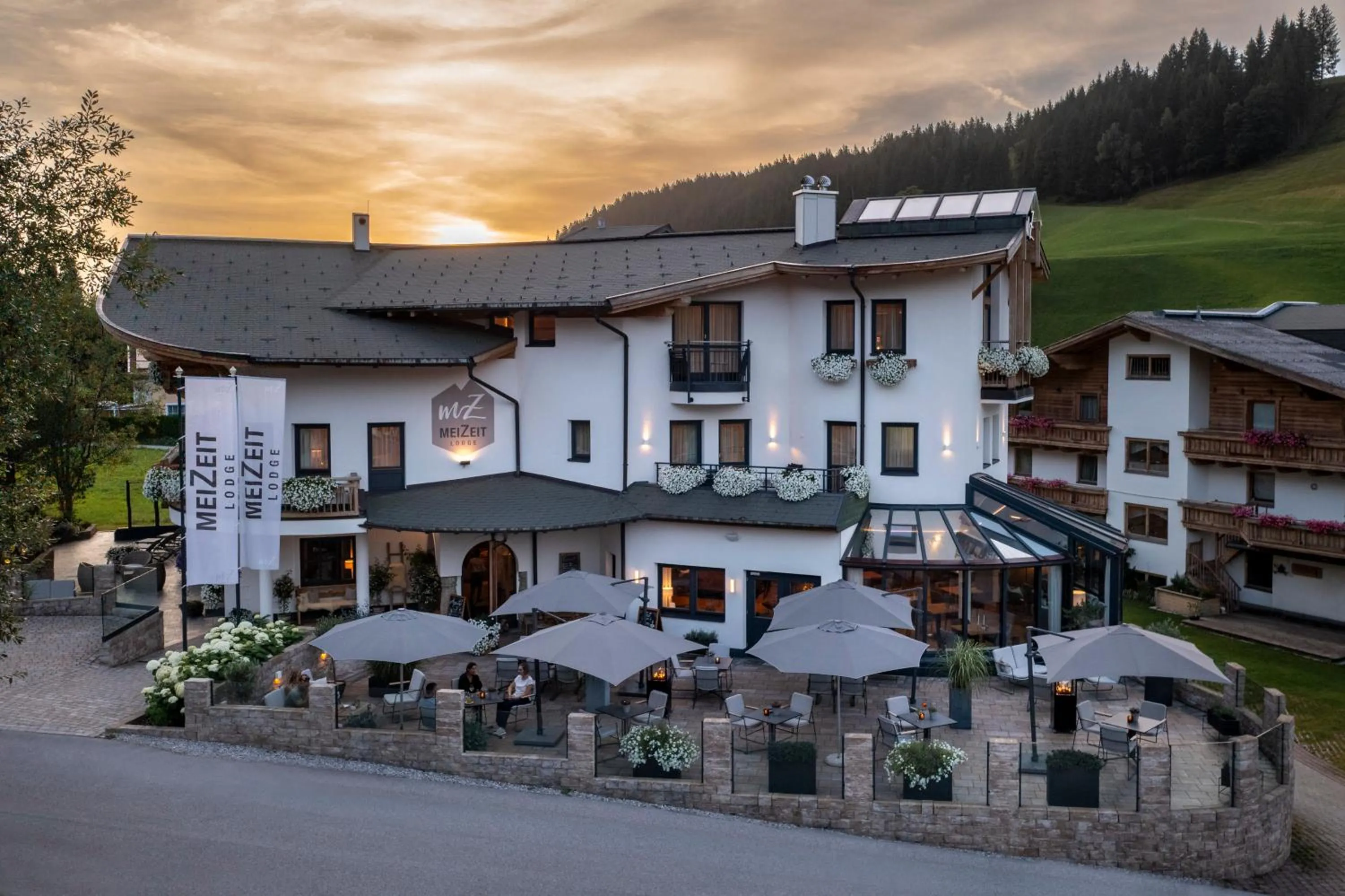 Property building in meiZeit Lodge