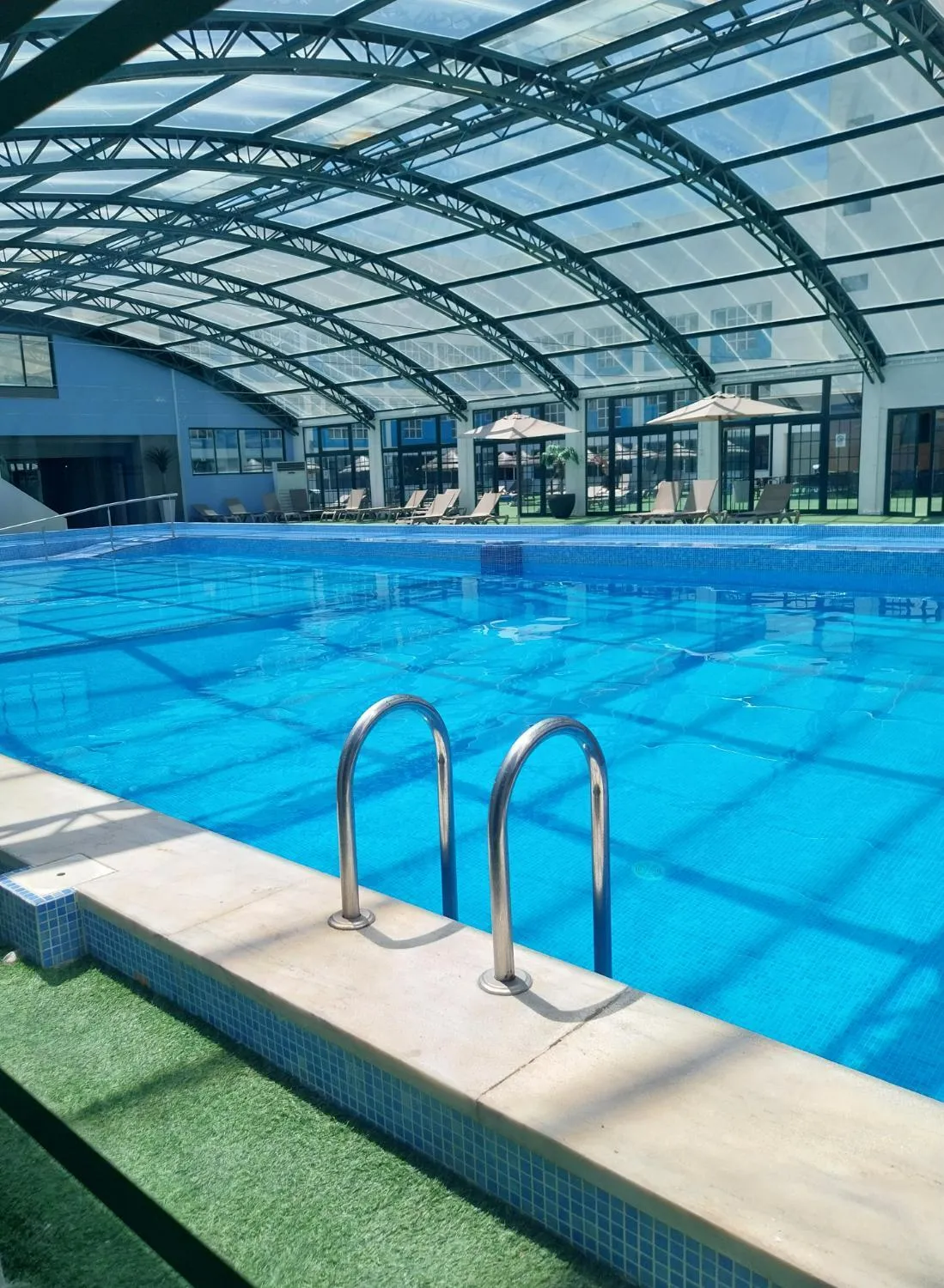 Swimming pool in Hotel Navegadores