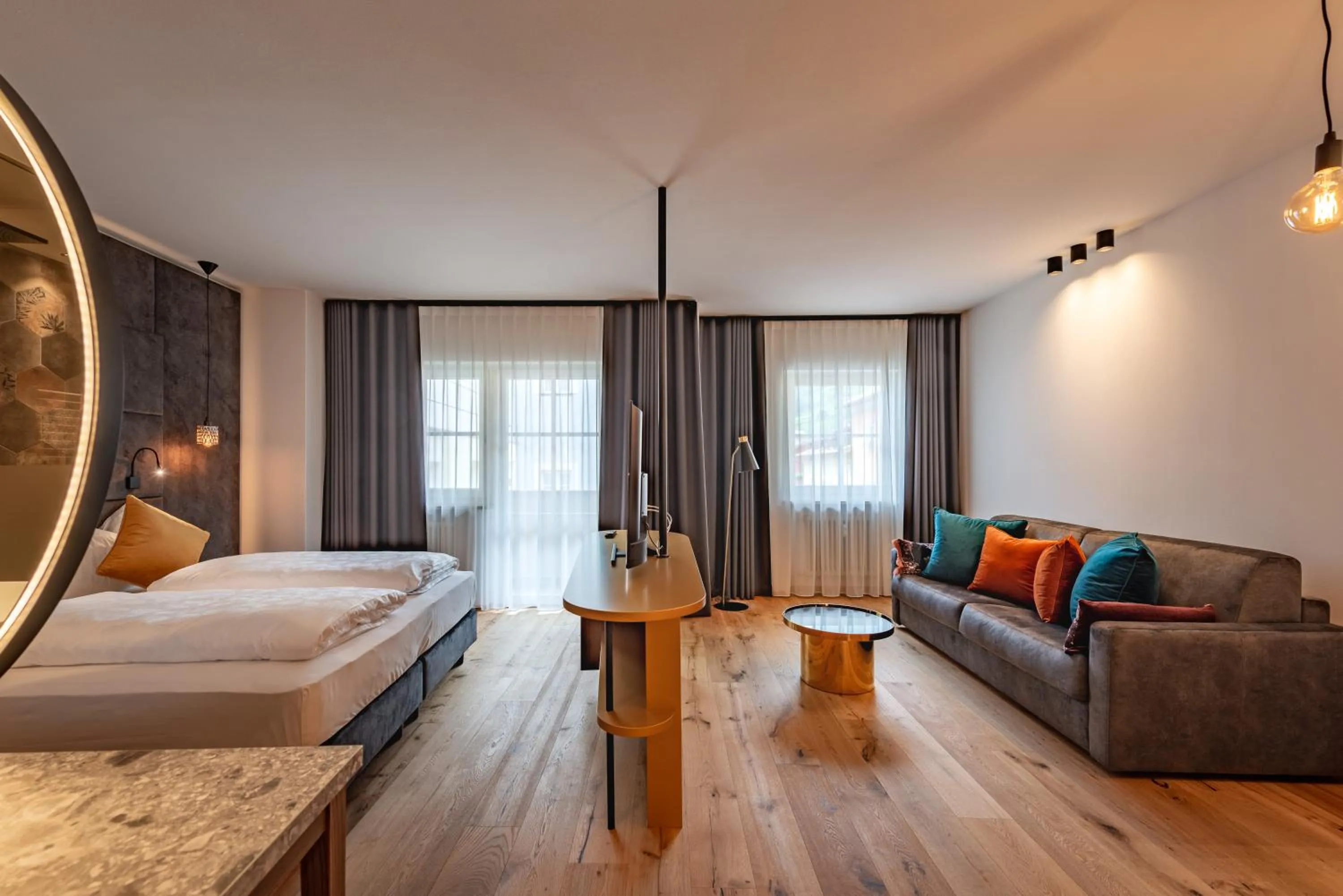 Bedroom, Bed in Hotel Goldene Traube