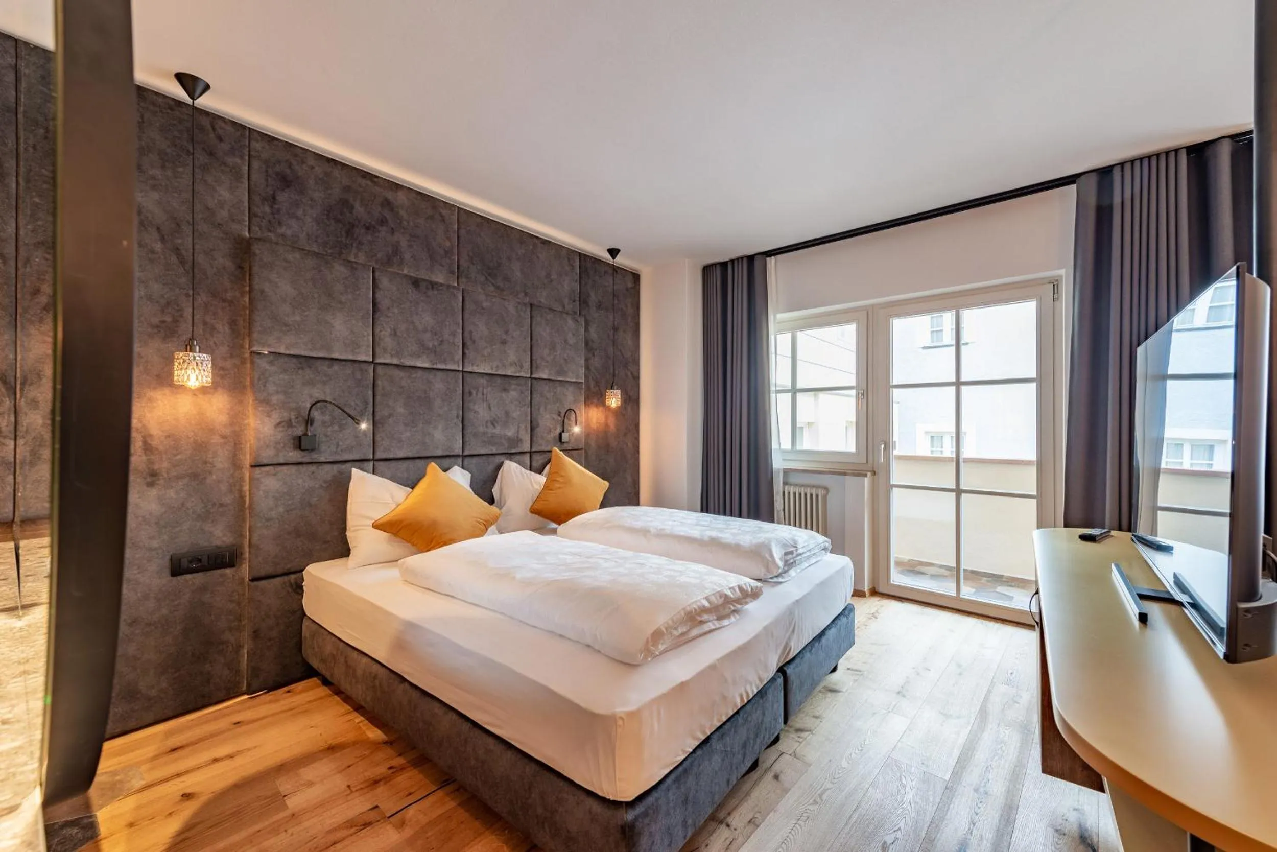 Bed in Hotel Goldene Traube