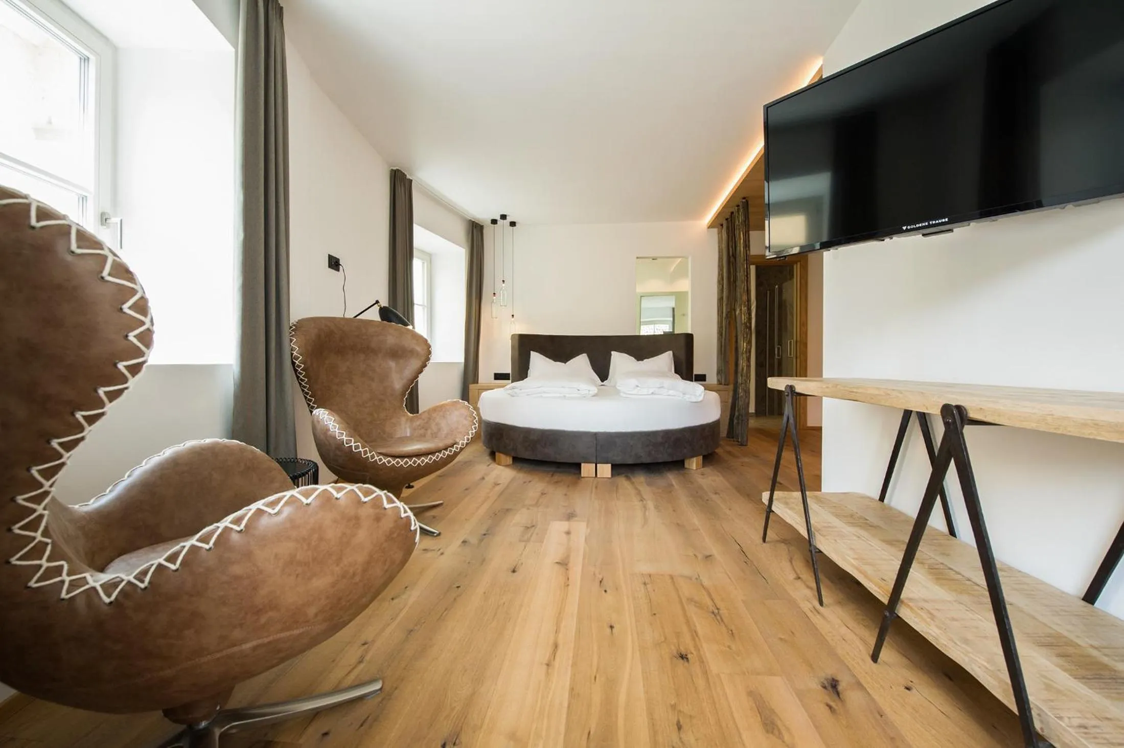 Photo of the whole room, Bed in Hotel Goldene Traube