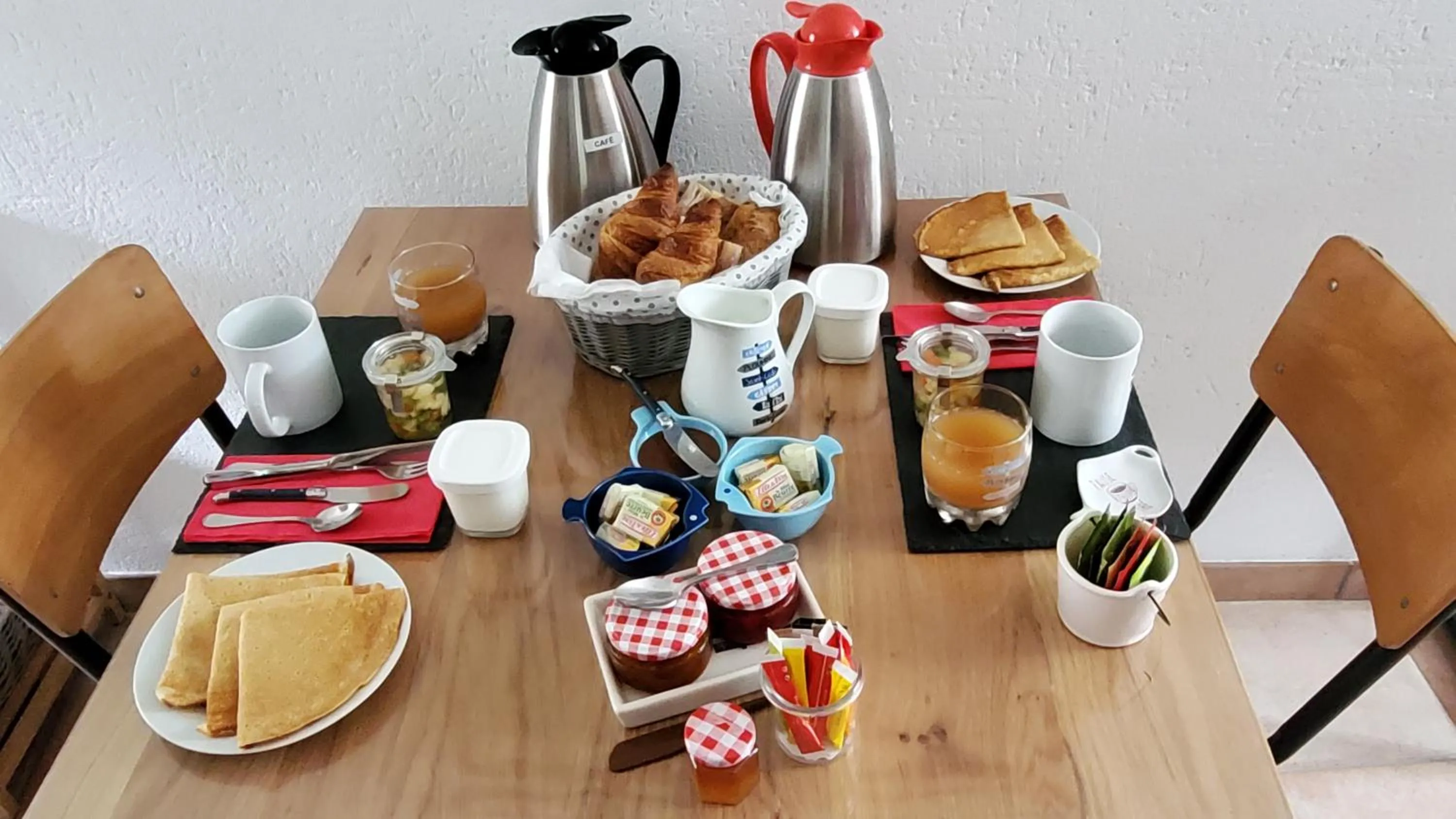 Breakfast in Les Fermes de Kercadoret