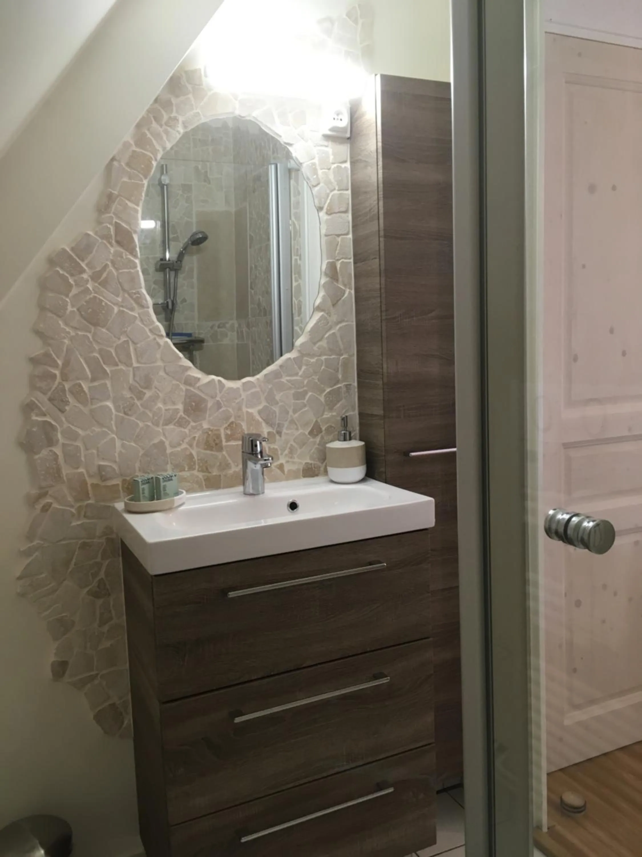 Shower in Les Fermes de Kercadoret