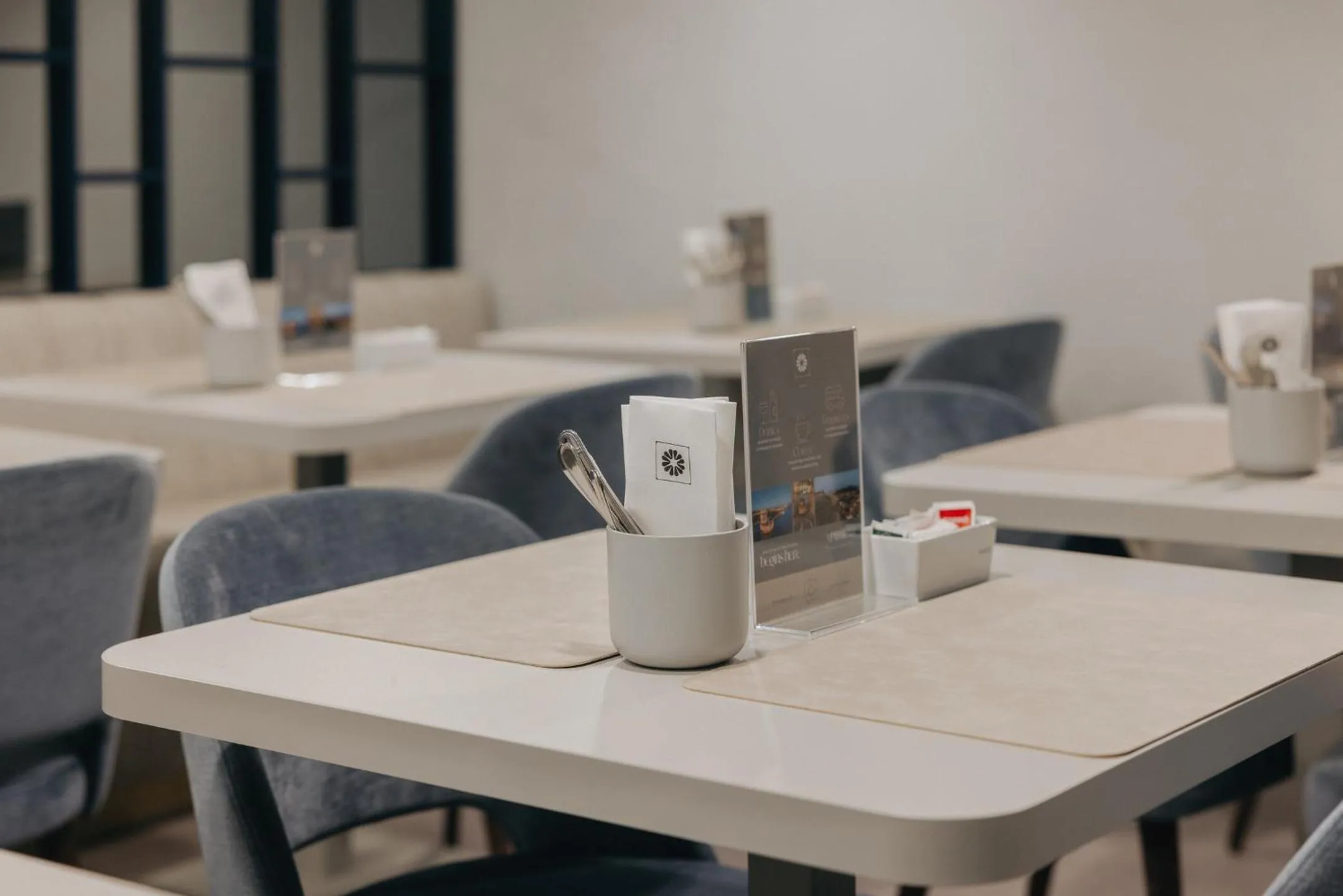 Restaurant/places to eat in M'AR De AR Auria