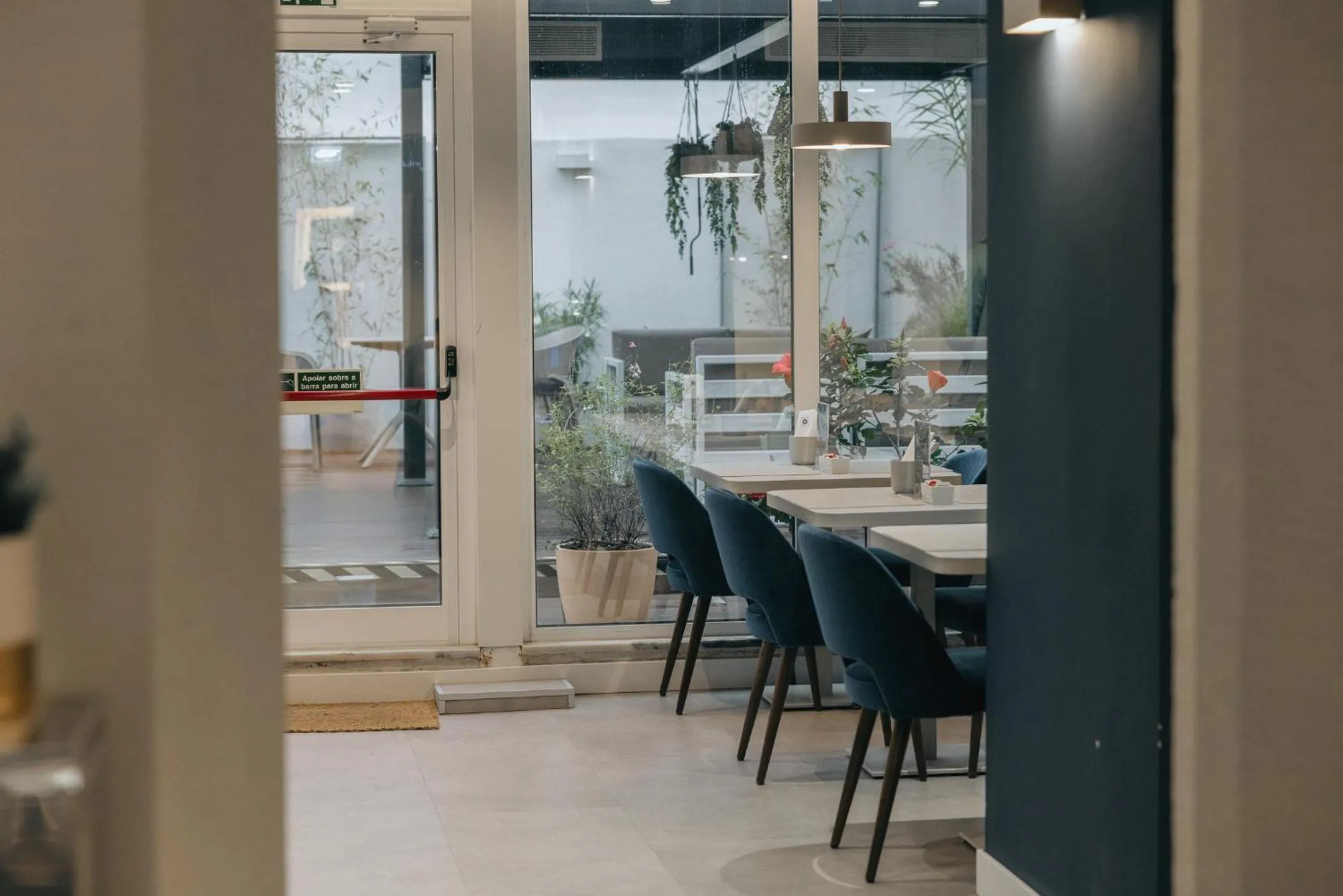 Communal lounge/ TV room in M'AR De AR Auria