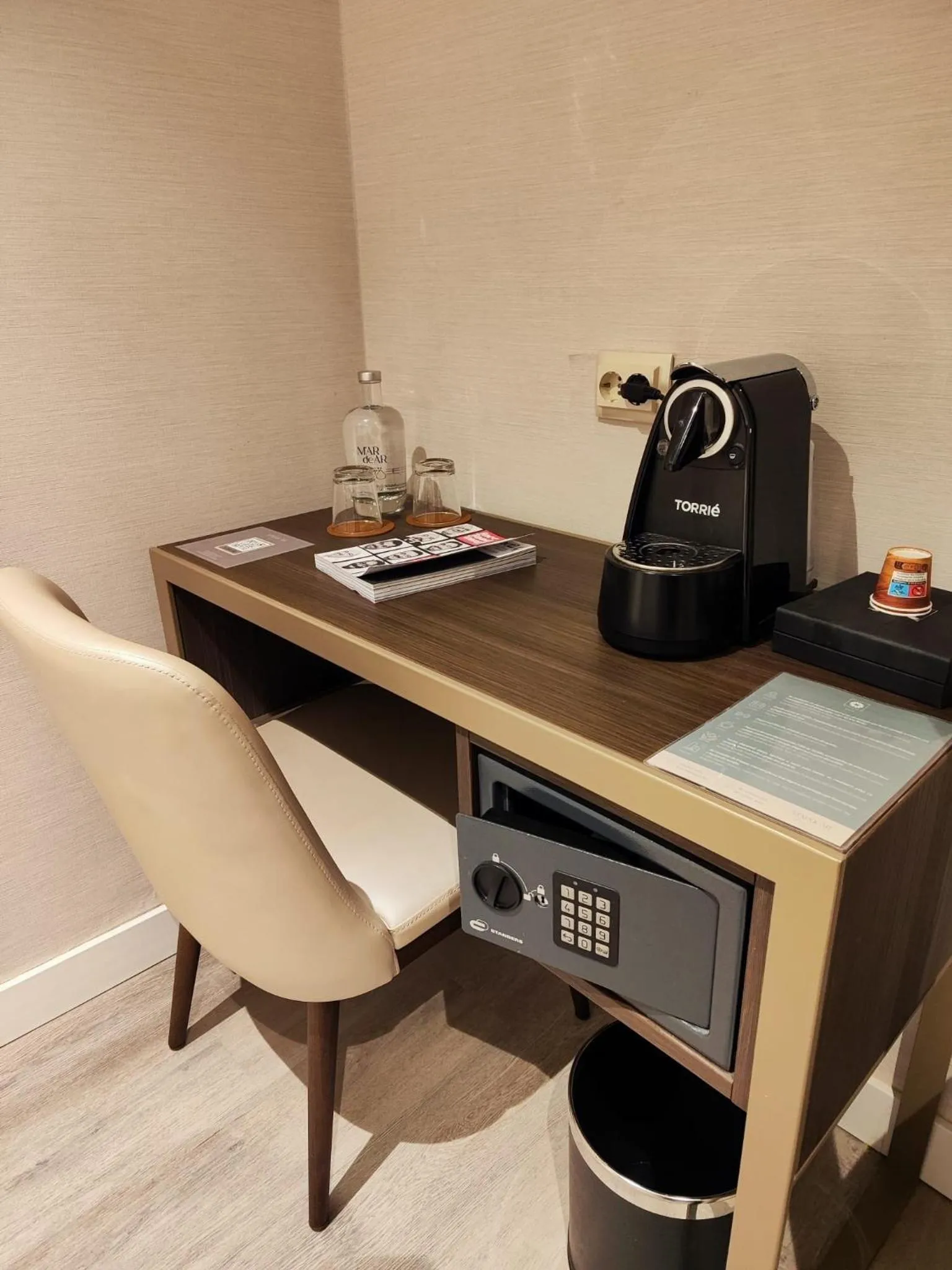 Coffee/tea facilities in M'AR De AR Auria