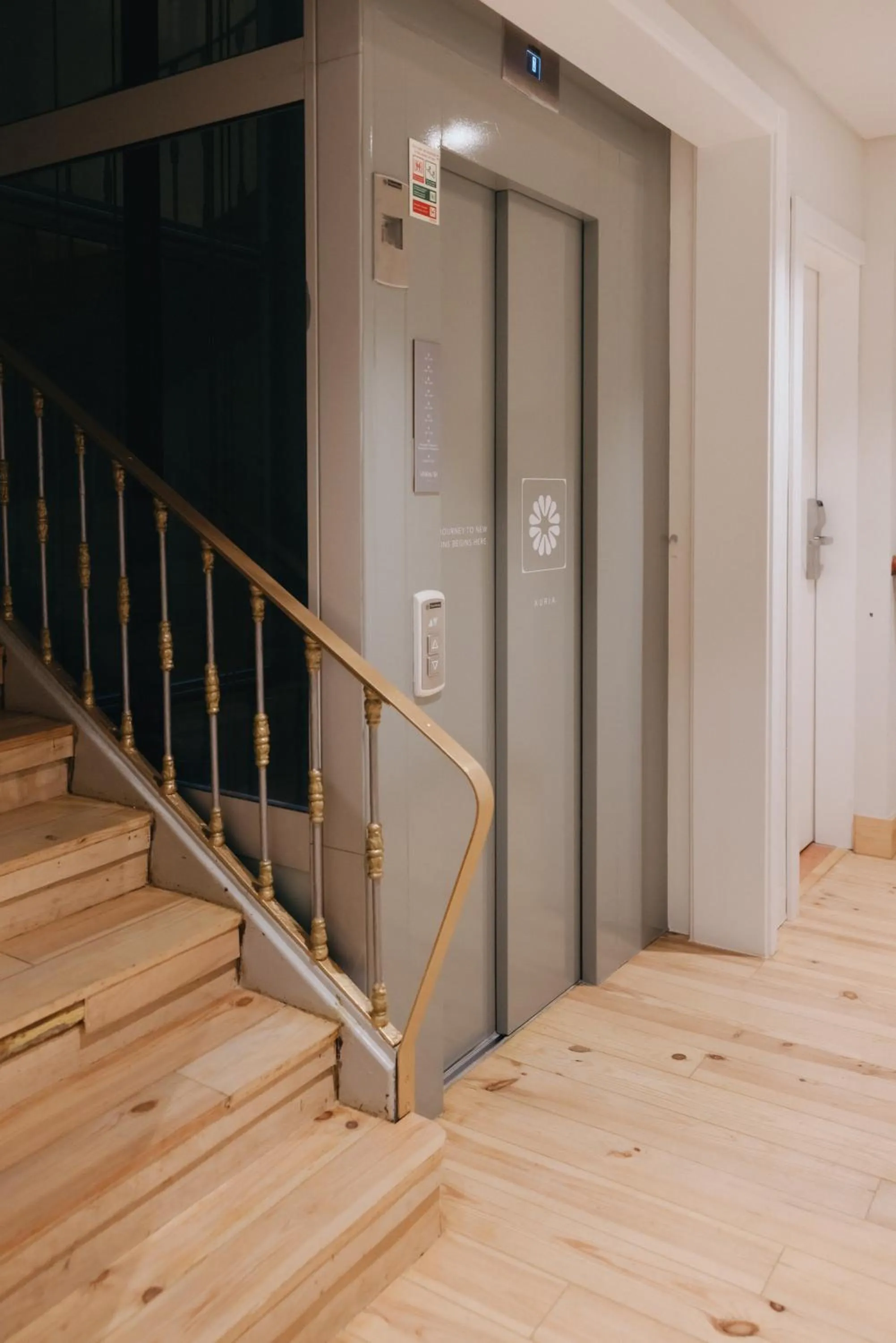 elevator in M'AR De AR Auria