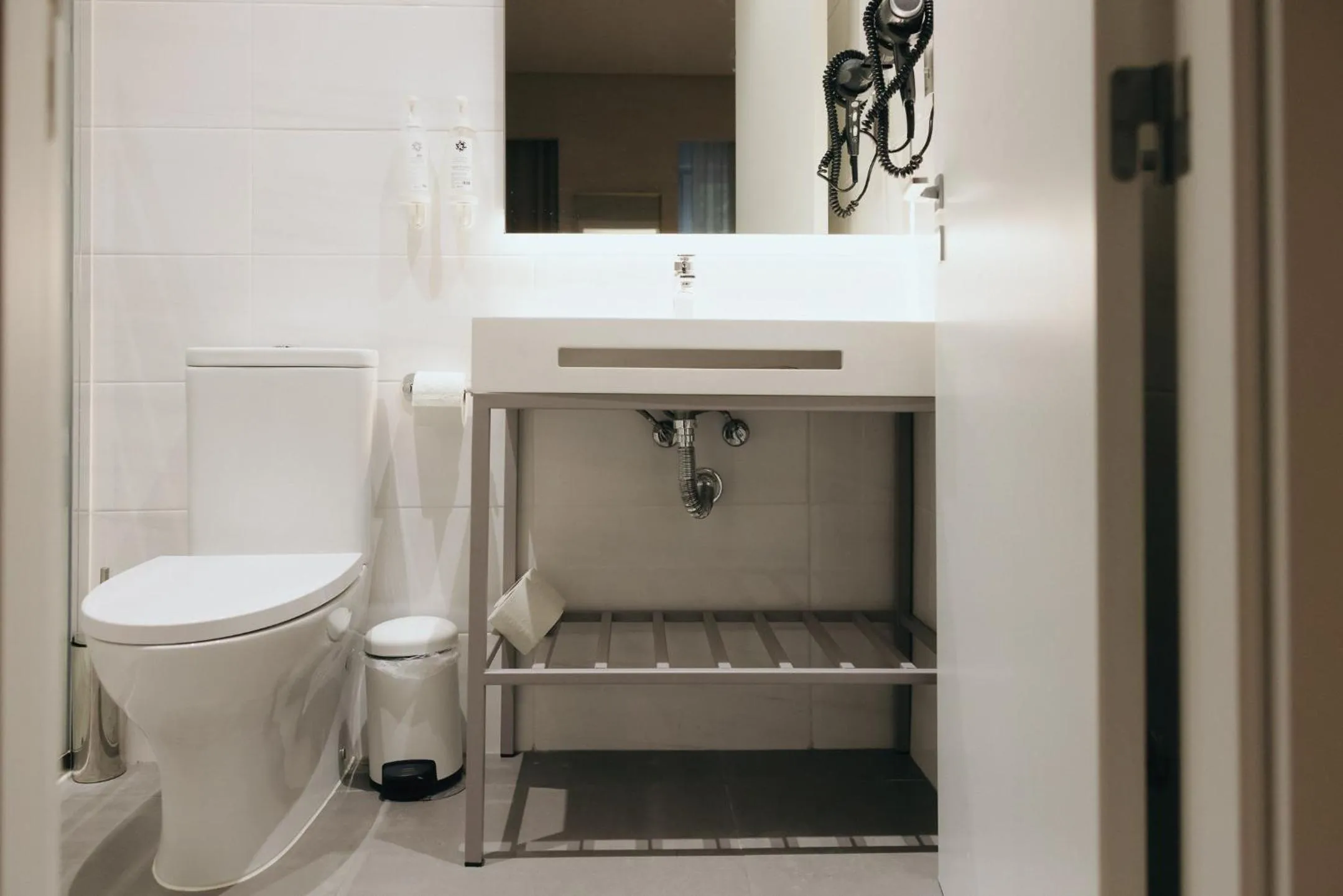 Shower in M'AR De AR Auria