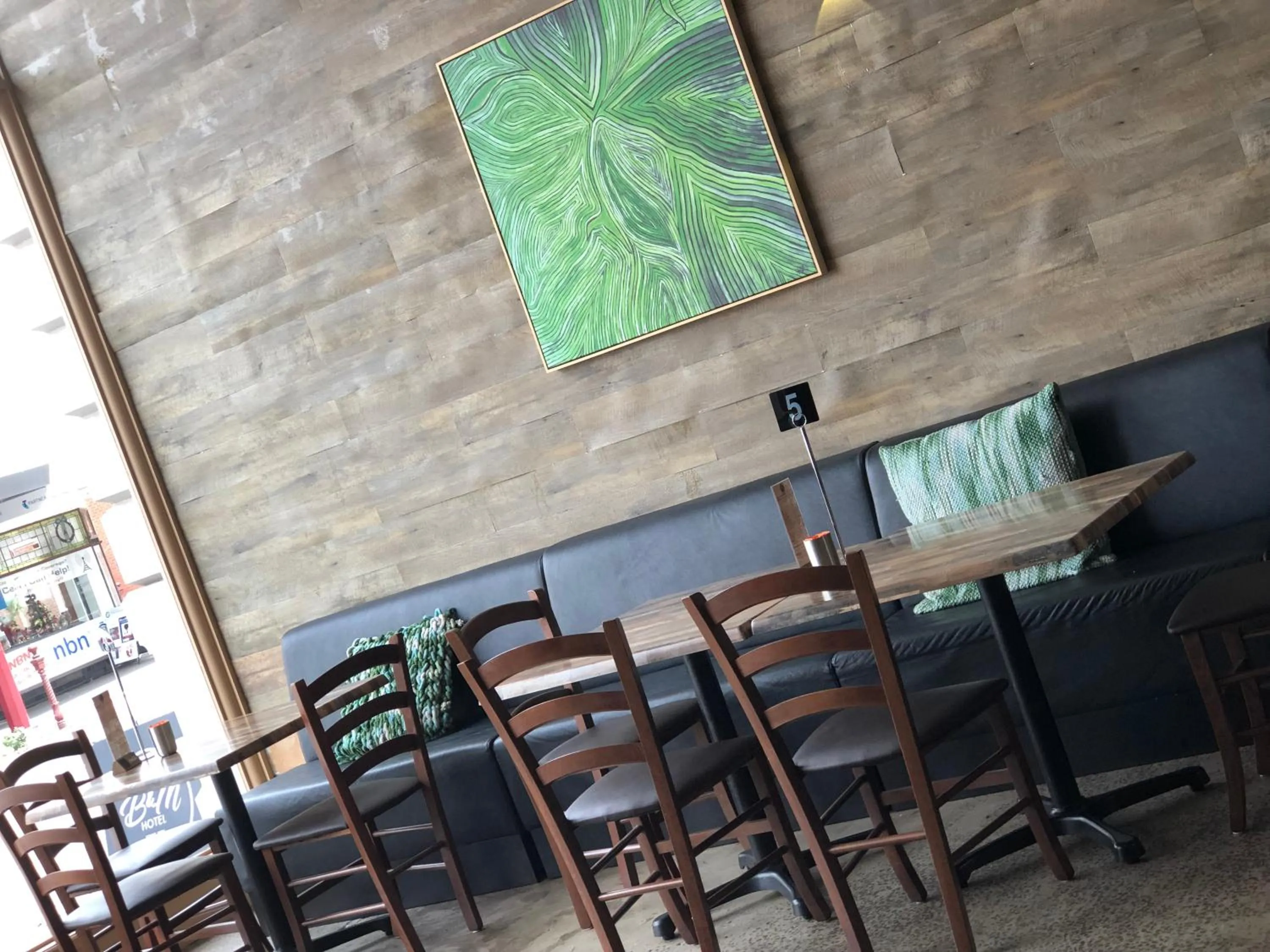 Restaurant/places to eat in Bull and Mouth Hotel Maryborough Victoria