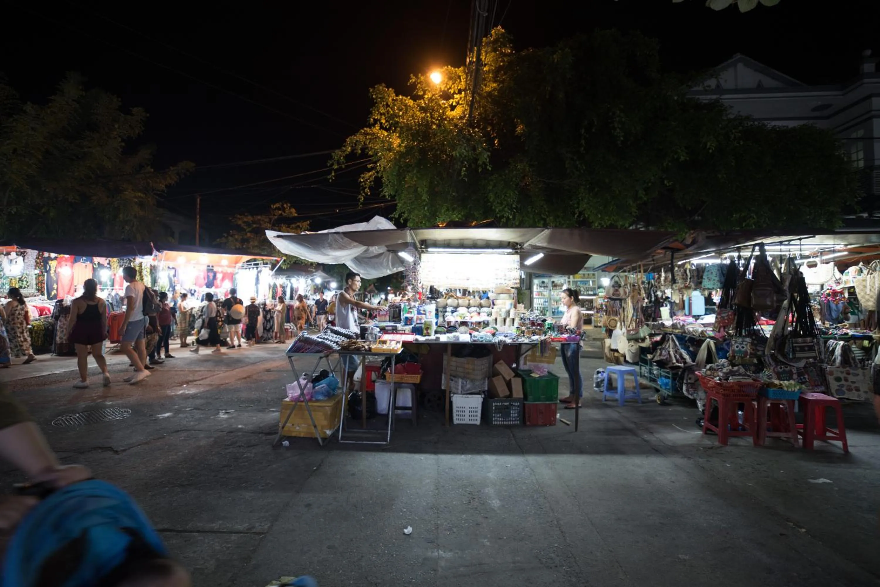 Shopping Area in Hoa Thu Homestay