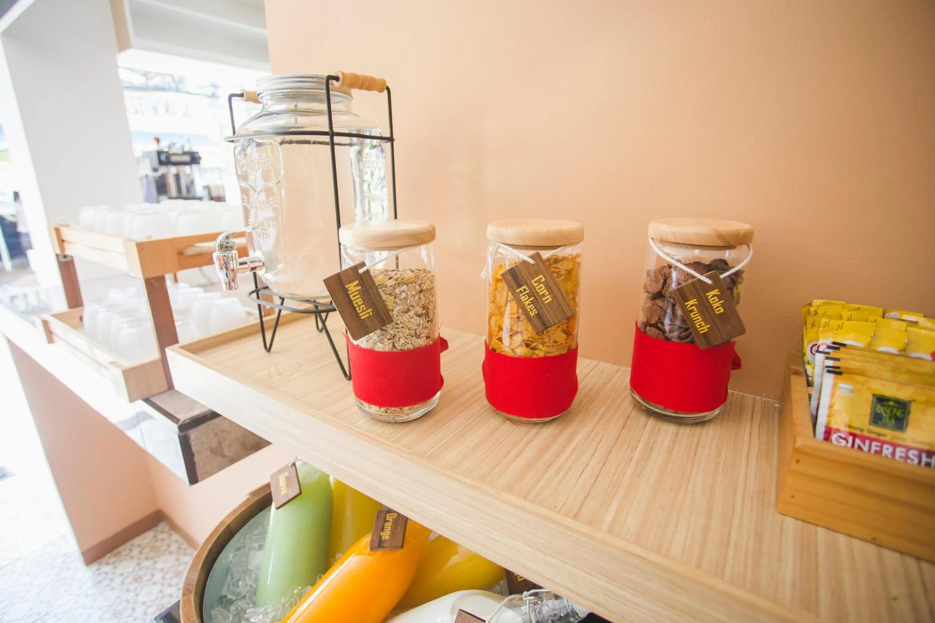 Restaurant/places to eat in Chada Mantra Hotel