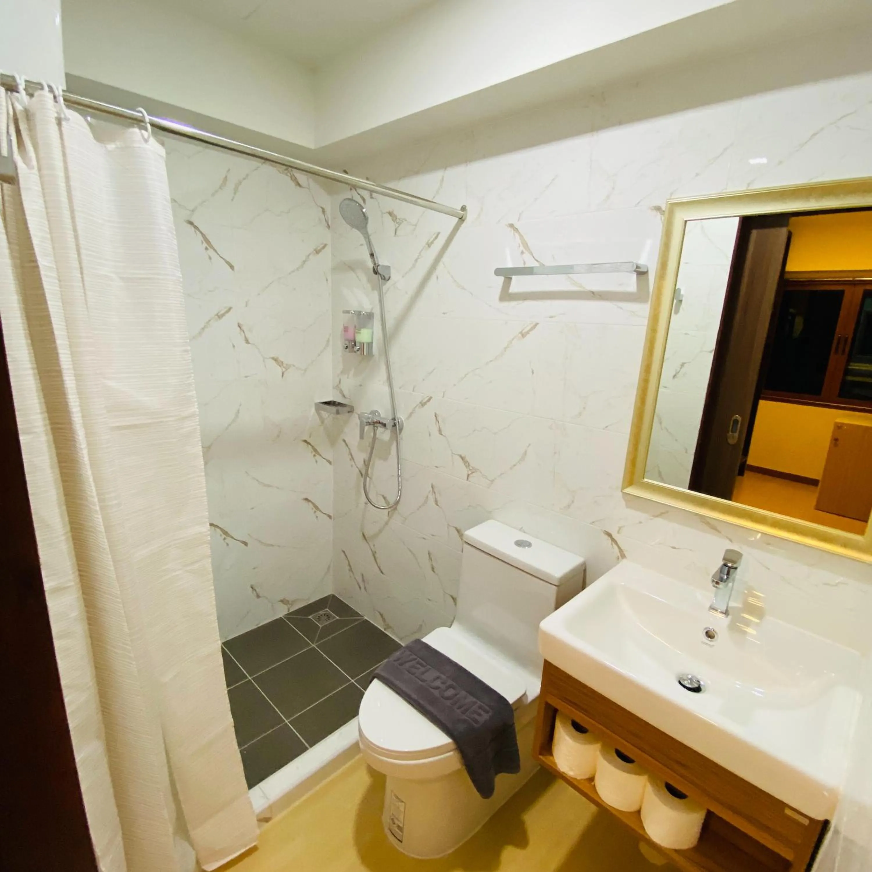 Toilet in Chada Mantra Hotel