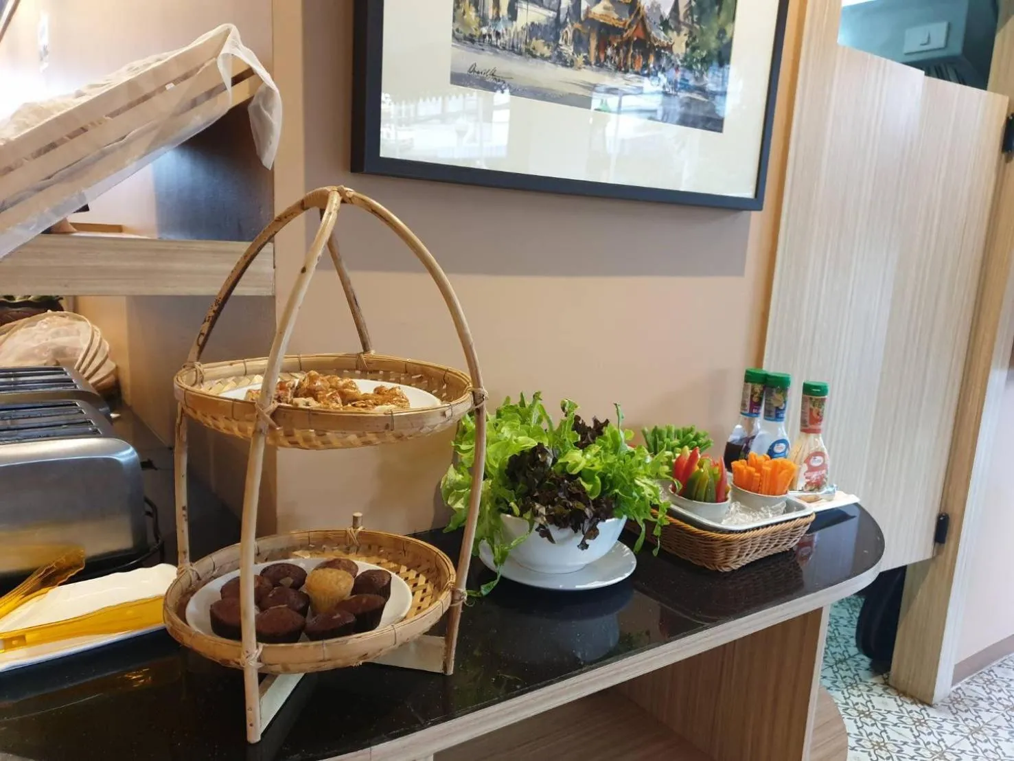 Restaurant/places to eat in Chada Mantra Hotel