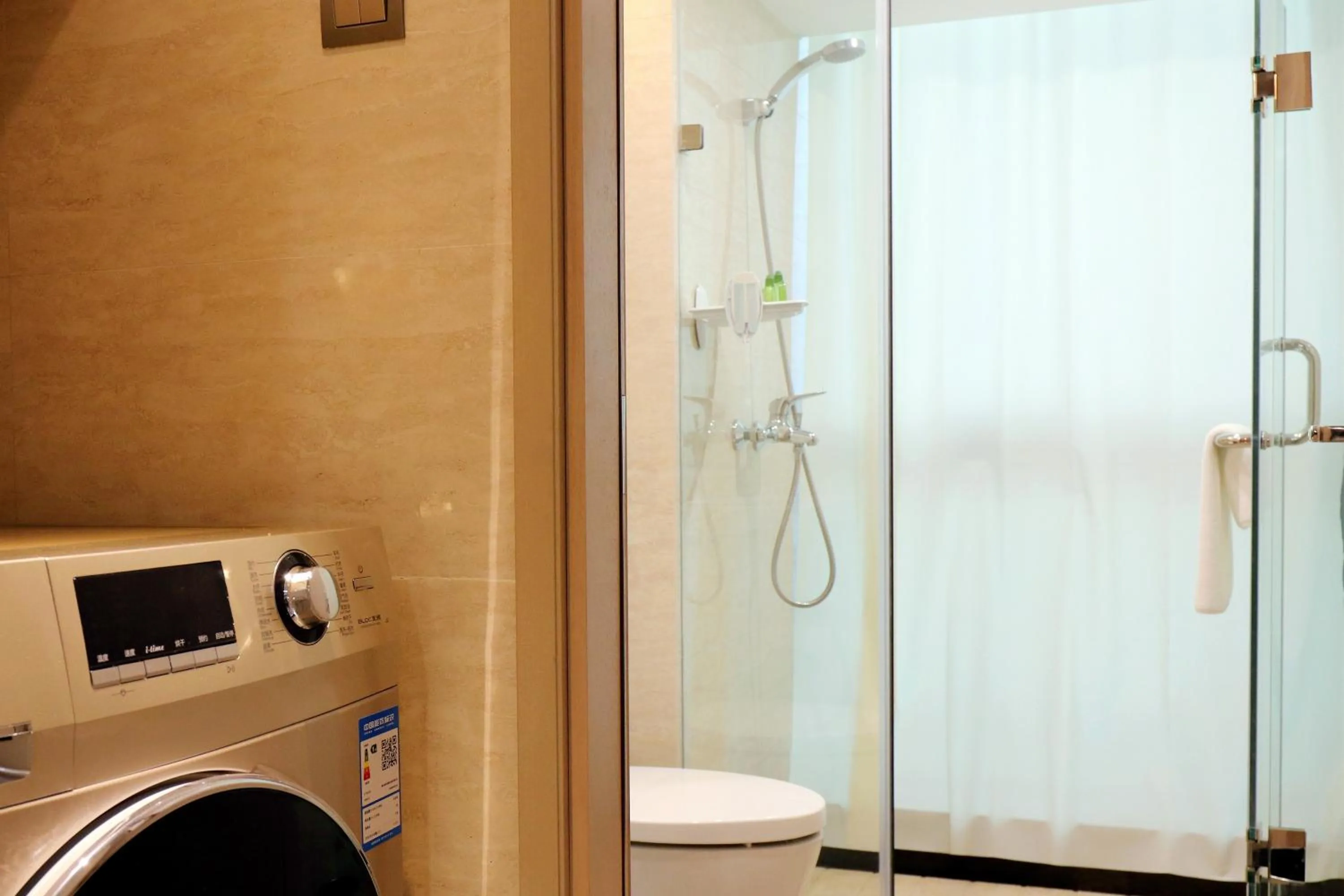 Shower in Royal Star Apartment(Guangzhou Central City Branch)