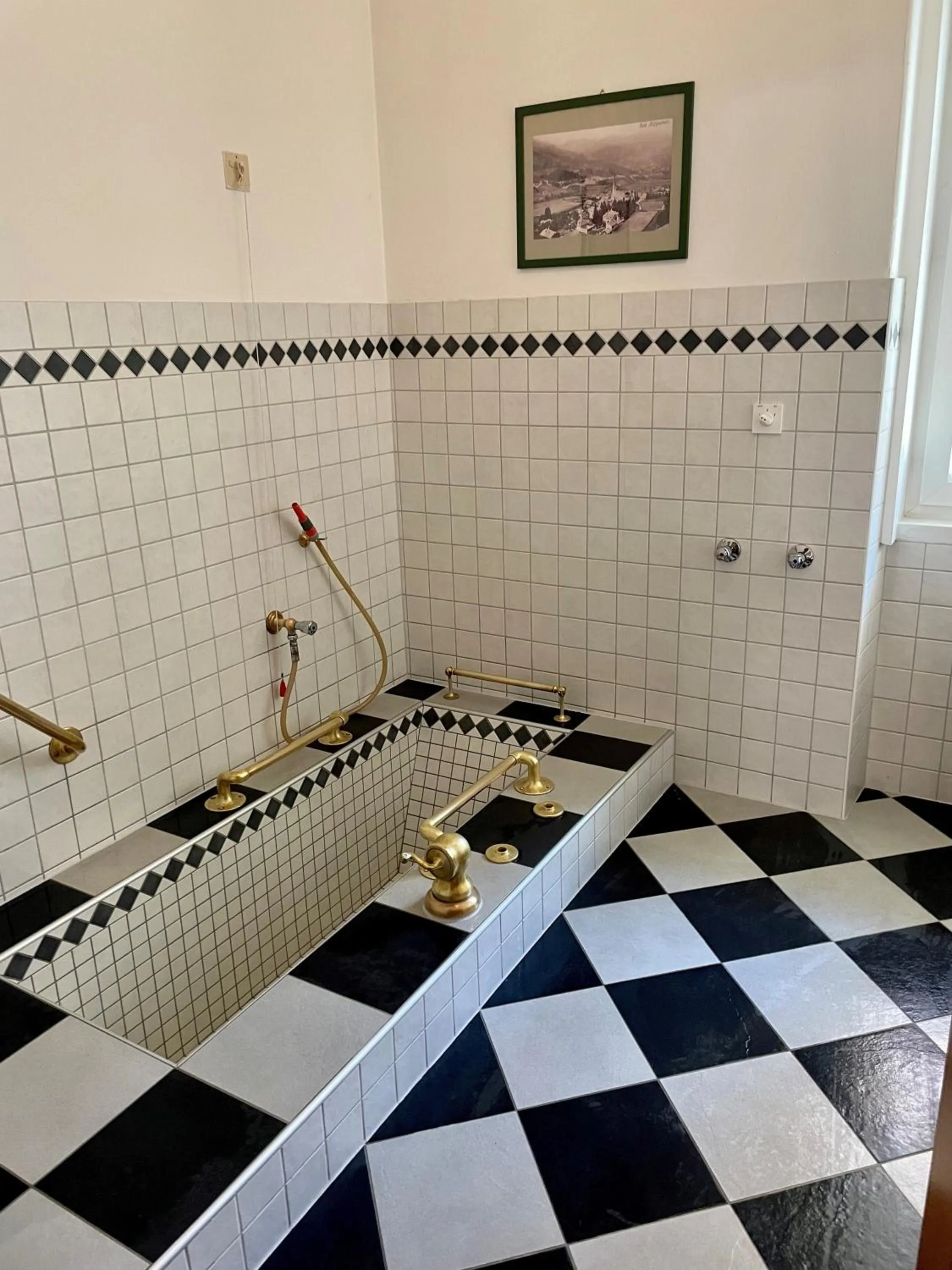 Hot Spring Bath in mühlbacher - inklusive kostenfreiem Eintritt in die Alpentherme