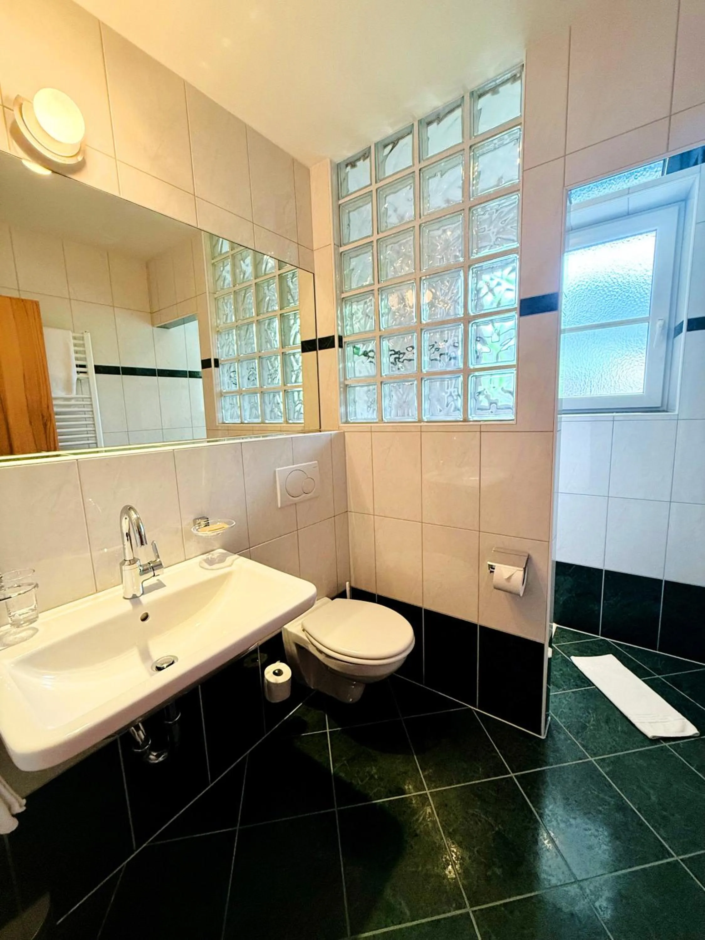 Shower in mühlbacher - inklusive kostenfreiem Eintritt in die Alpentherme