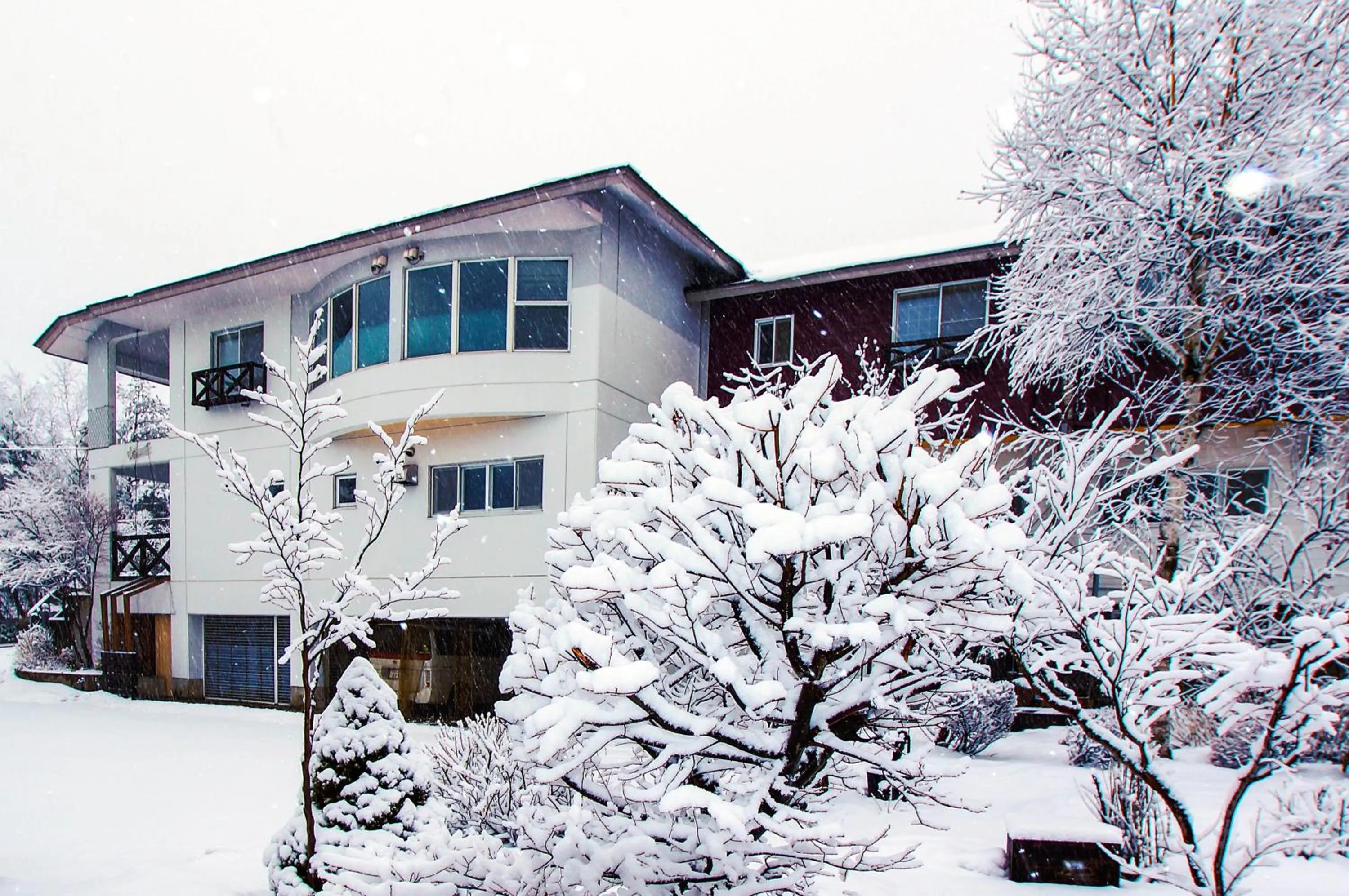 Facade/entrance in Pension Entre - deux - Mers