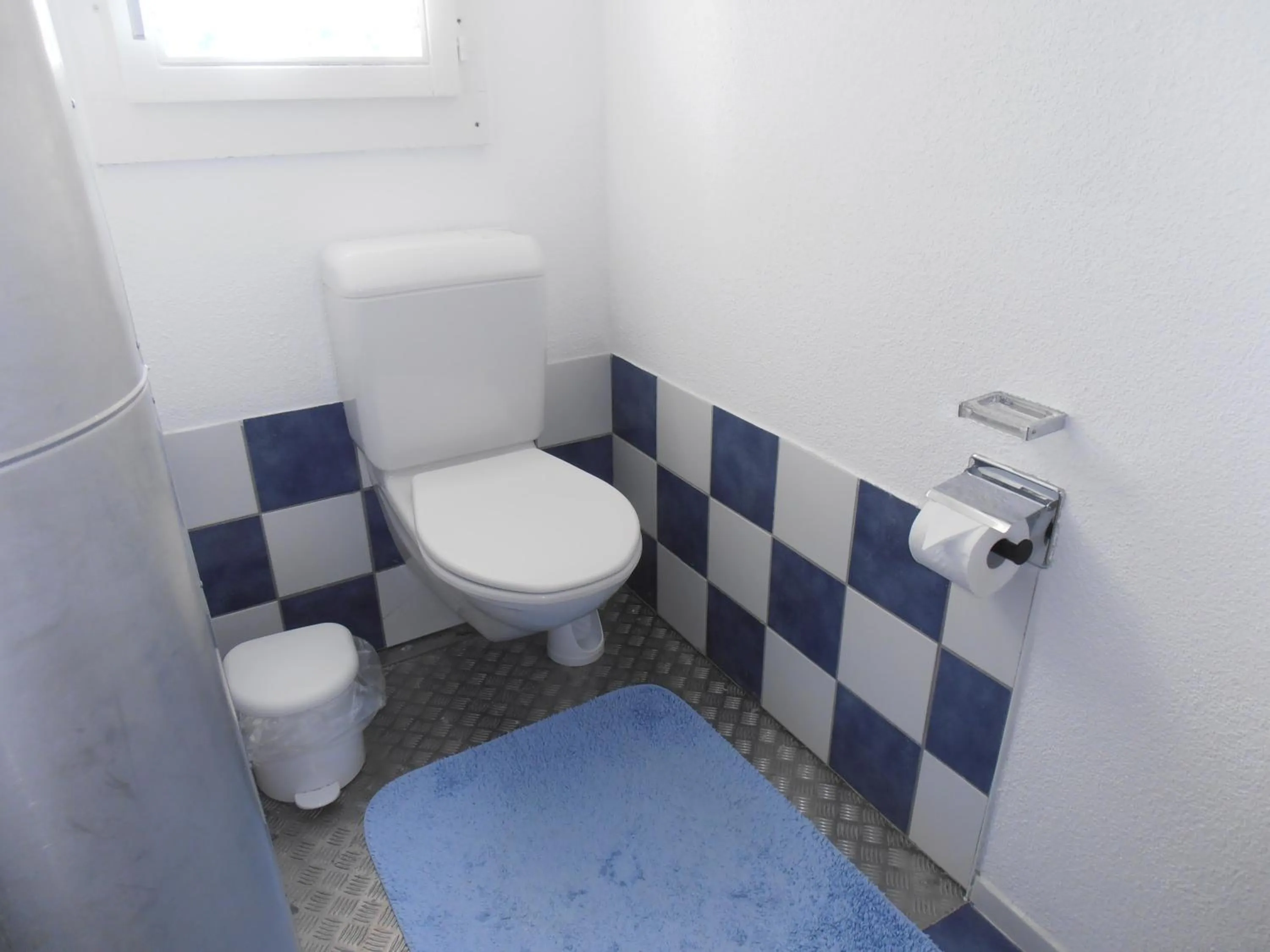 Toilet in Don Camillo Gästehaus