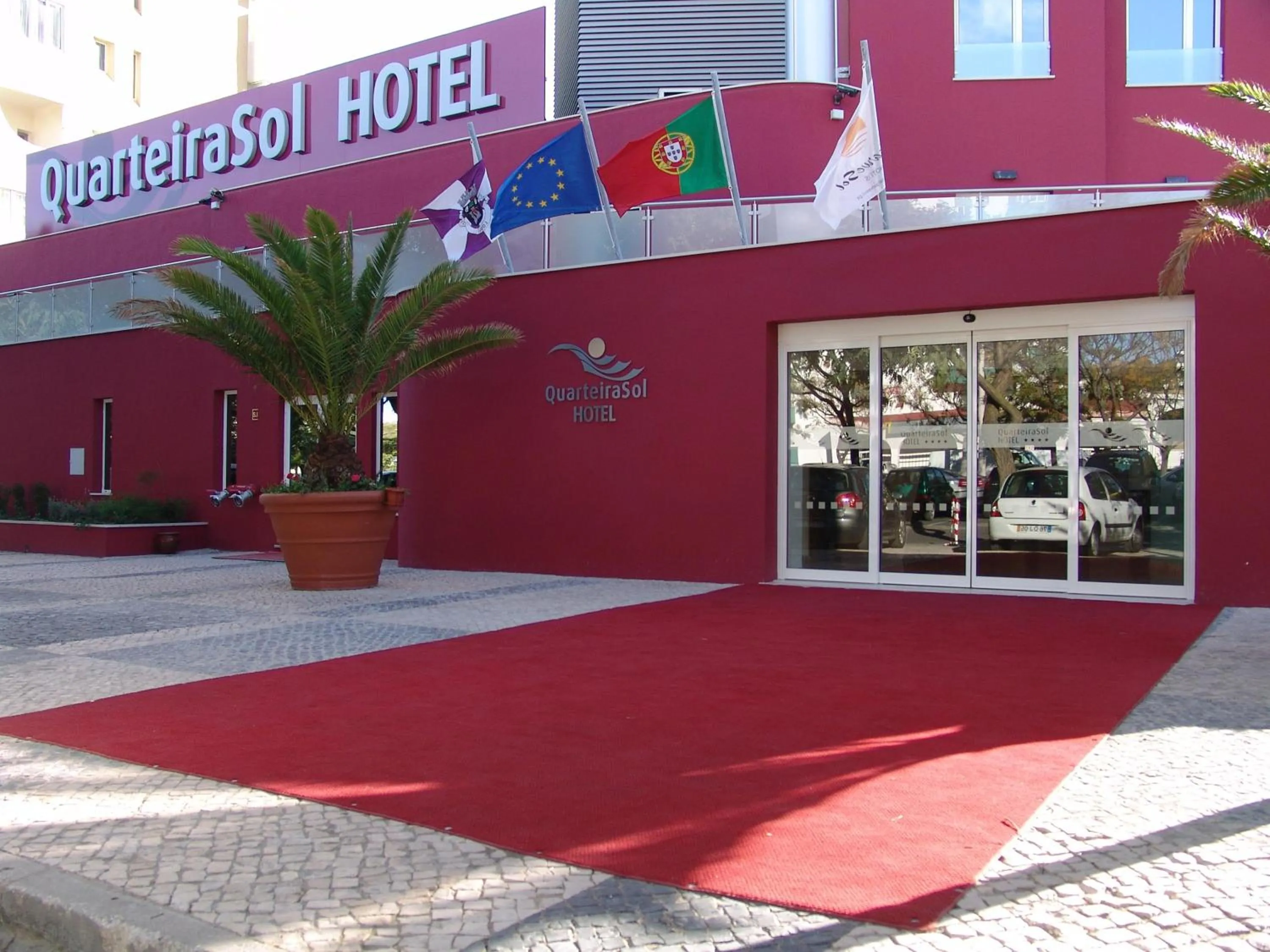 Property building in Hotel Quarteirasol
